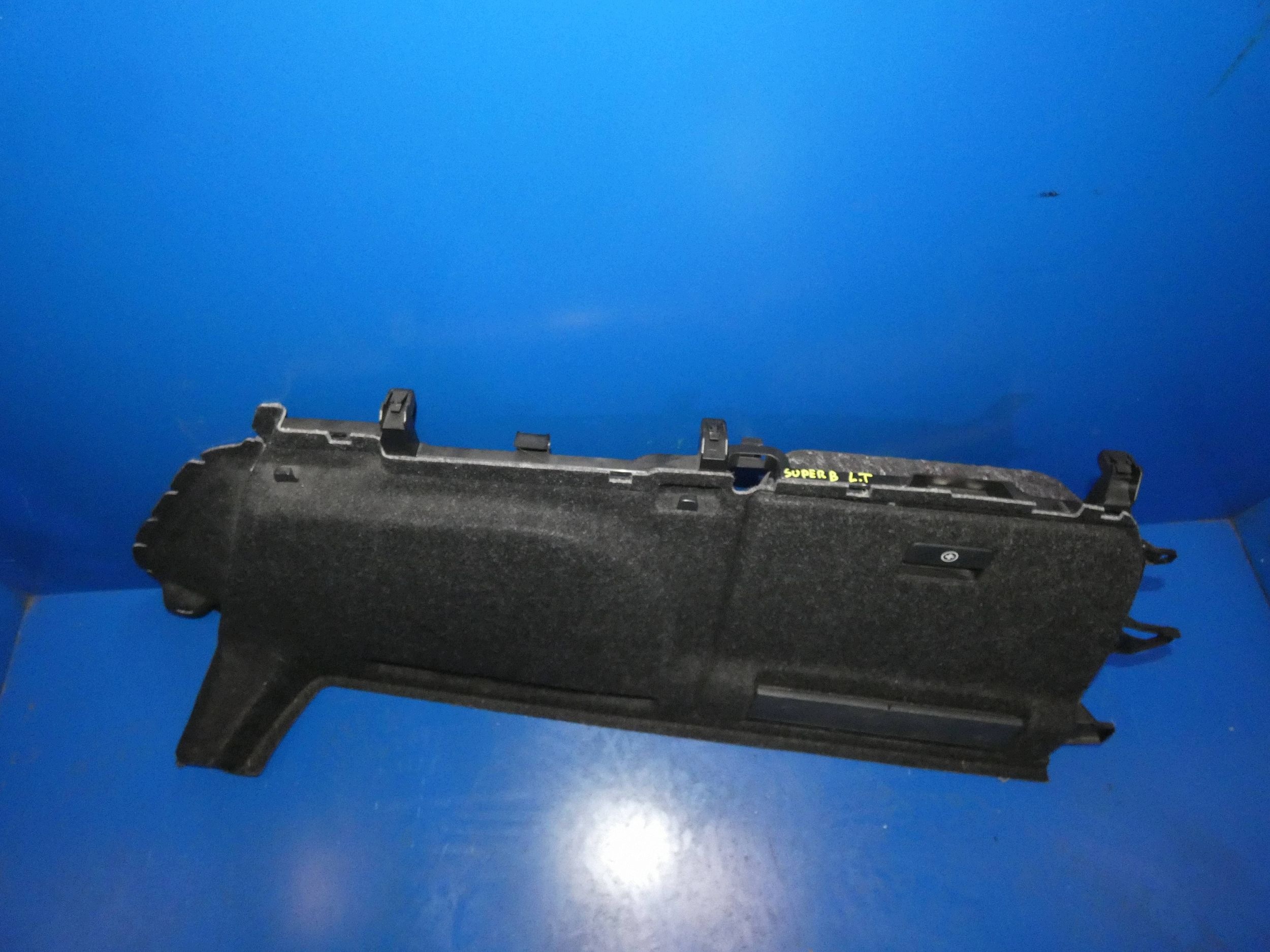 SKODA SUPERB III 3V KOMBI side upholstery boot left rear part