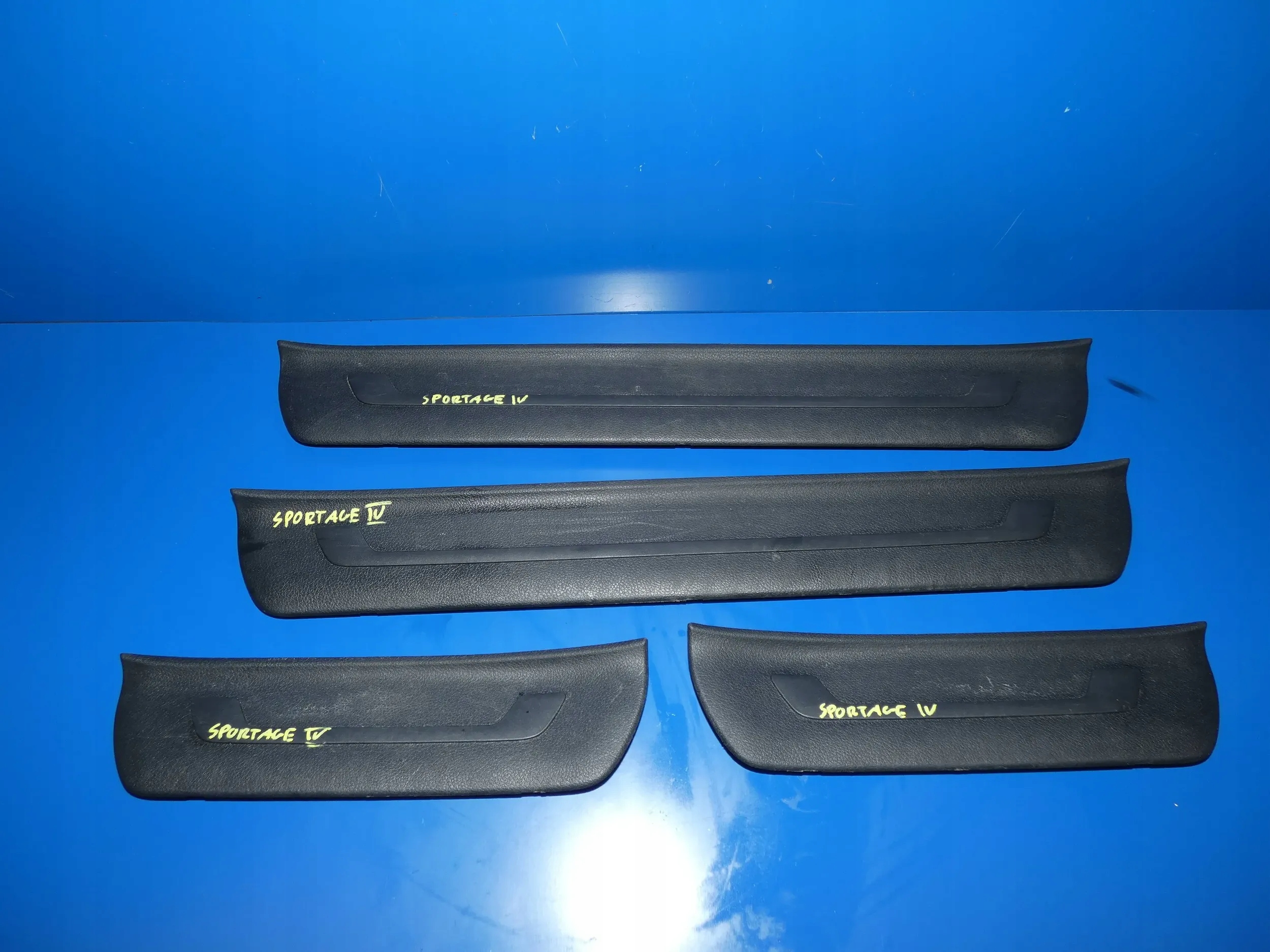 KIA SPORTAGE IV 2015- mouldings caps threshold KOMPLET