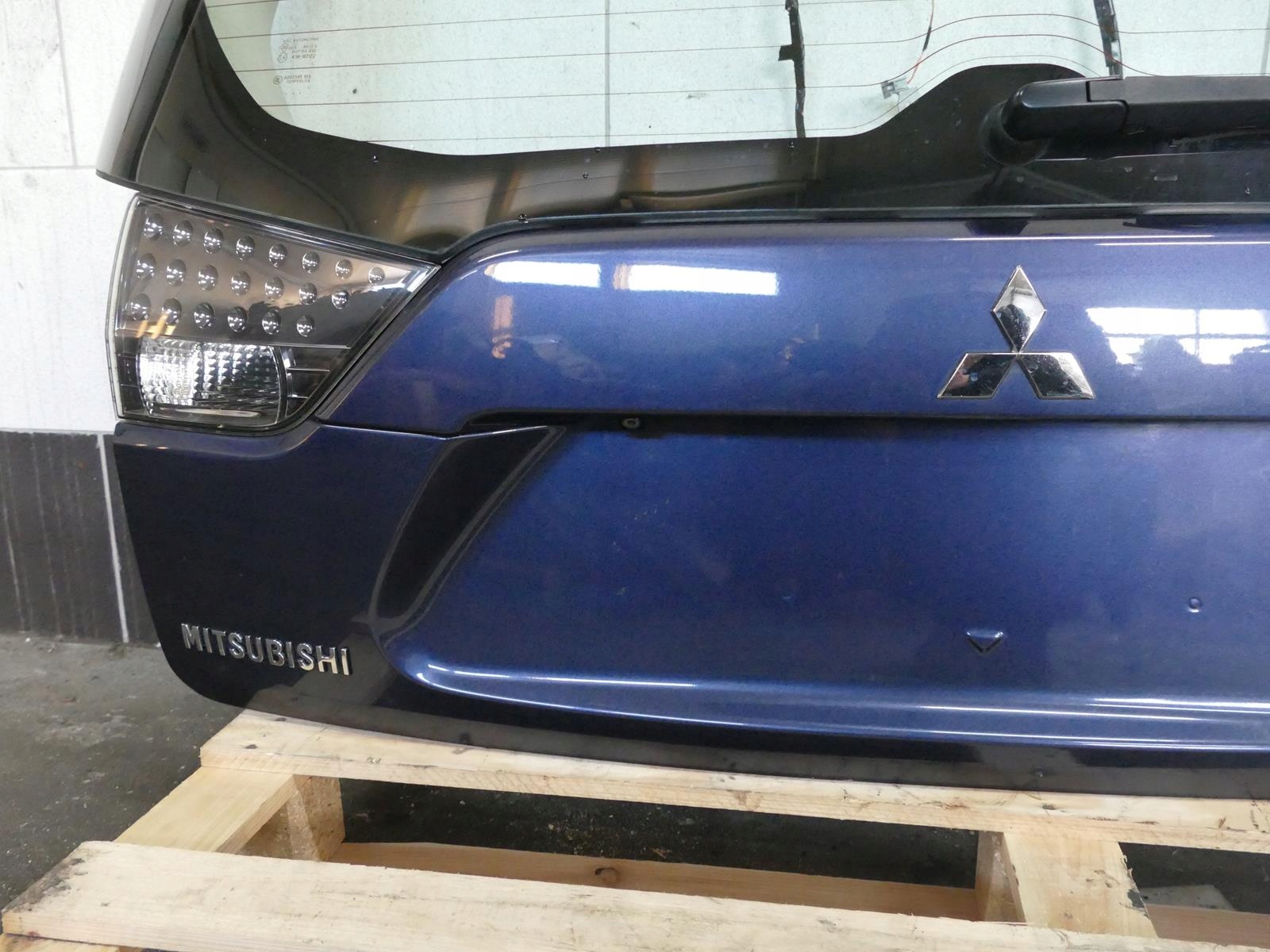MITSUBISHI OUTLANDER II trunk door boot window lights rear part rear blue 37E