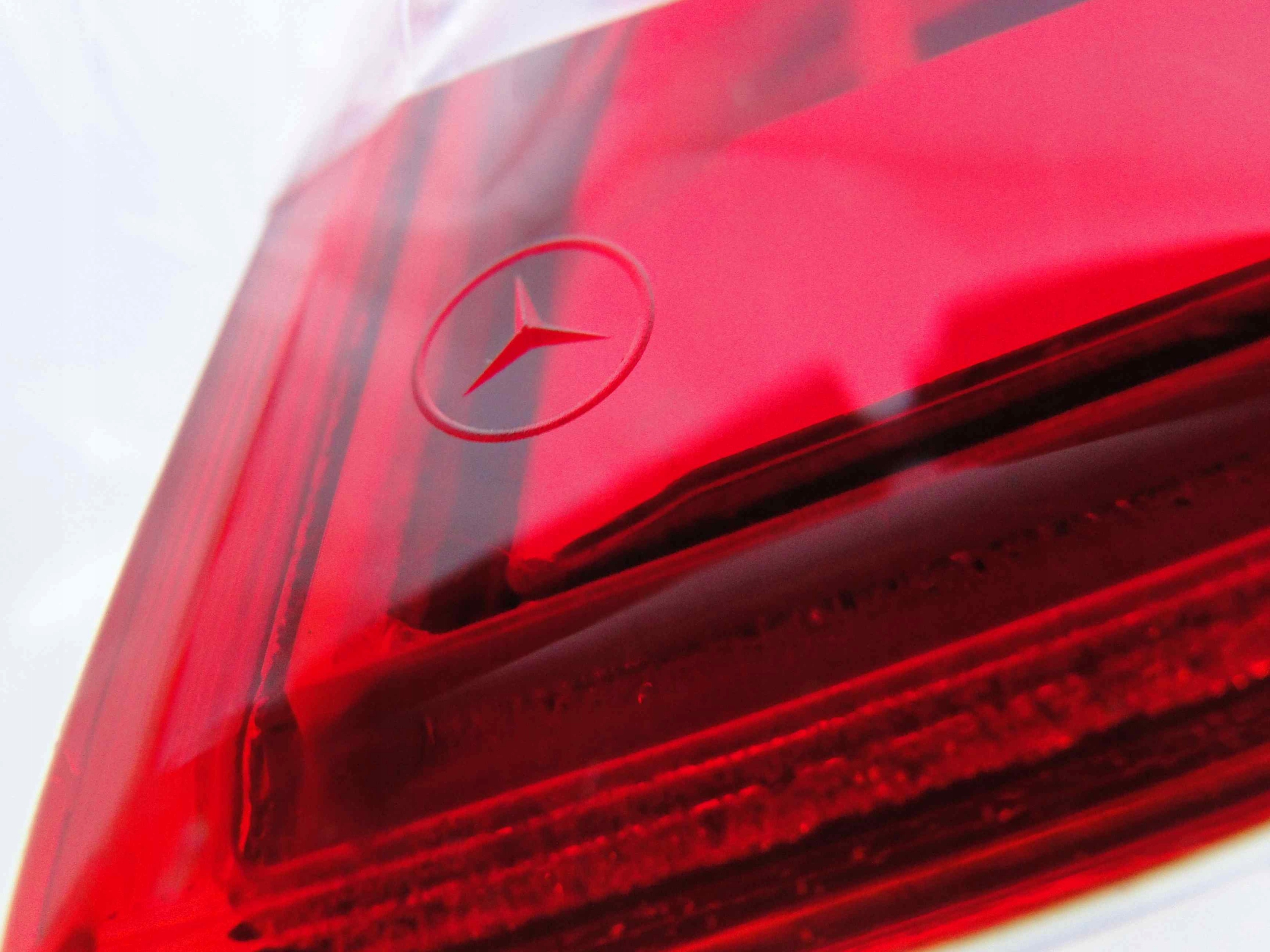 MERCEDES ML W164 164 LIFT LAMPA TYLNA PRAWA Typ samochodu Samochody osobowe