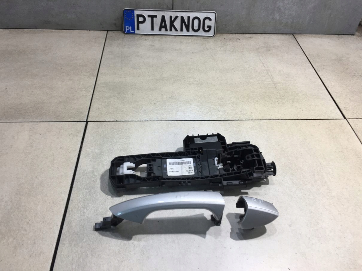 handle exterior right front MERCEDES W176 FL A2047600270