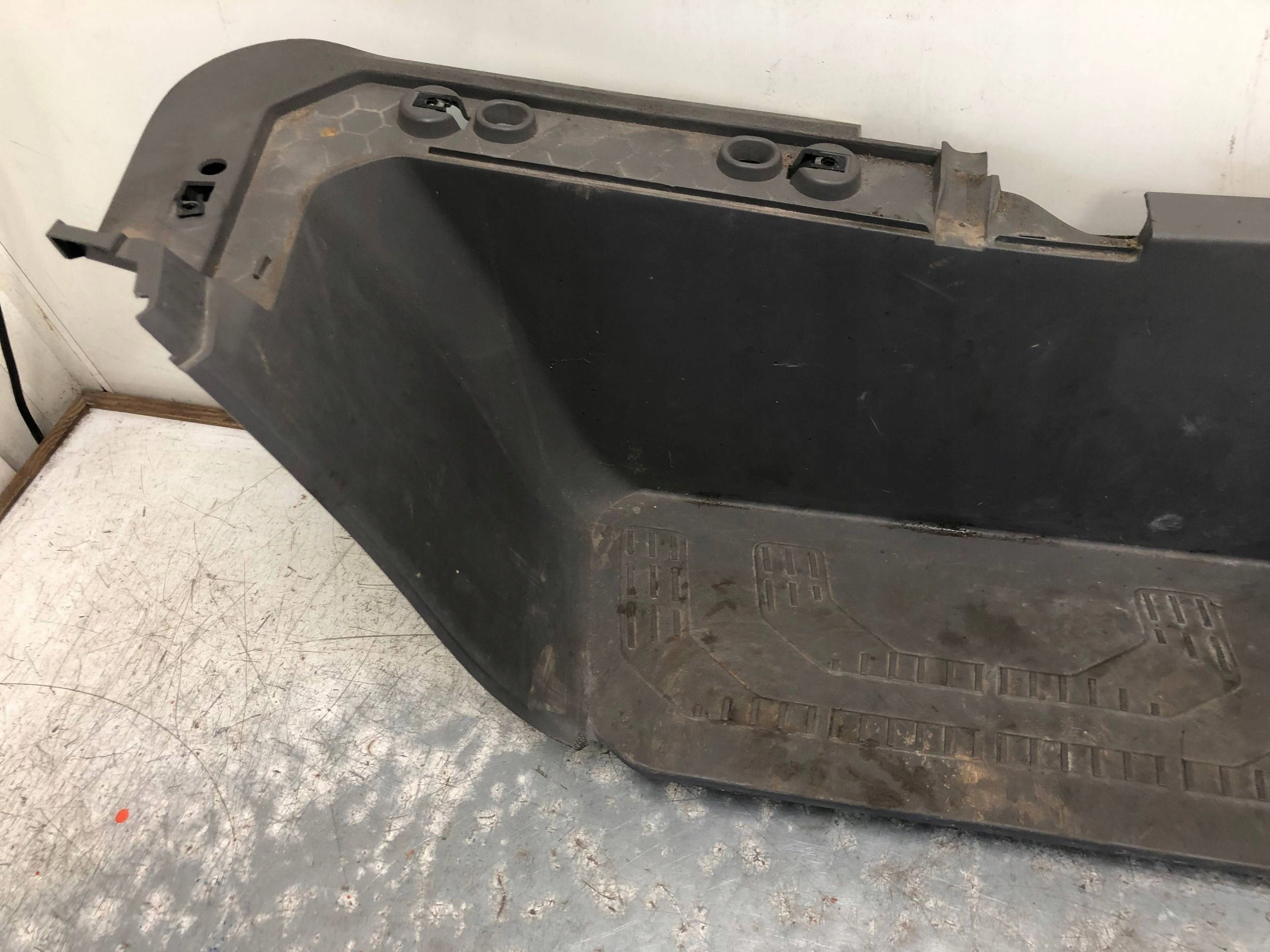 threshold STOPIEN left front VW CRAFTER II MAN TGE 7C0863735B
