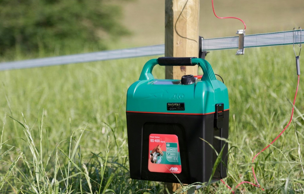 Univerzální Elektrizátor Ako Bd 400 Pro Koně Skotu A Malá Zvířata 0,51J