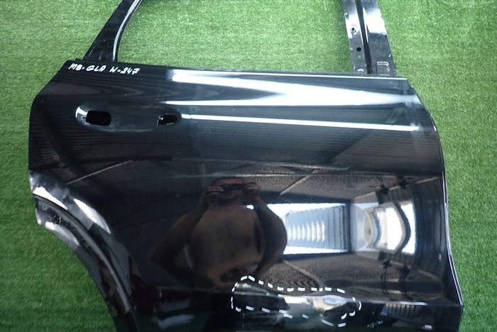 MERCEDES W247 247 GLA dvere pravé zadné zadok