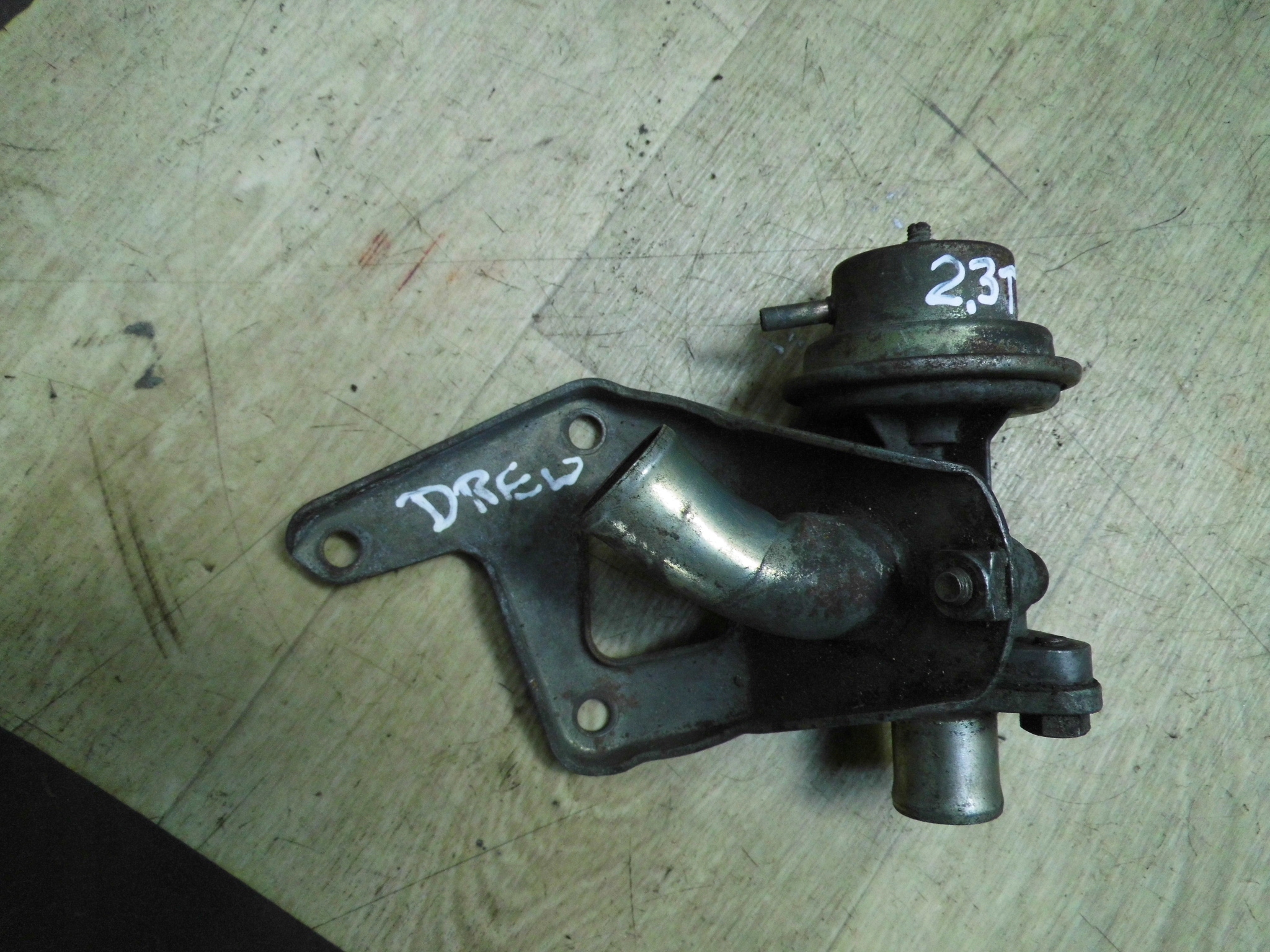 Volvo 740 940 2.3 T вакуумный клапан