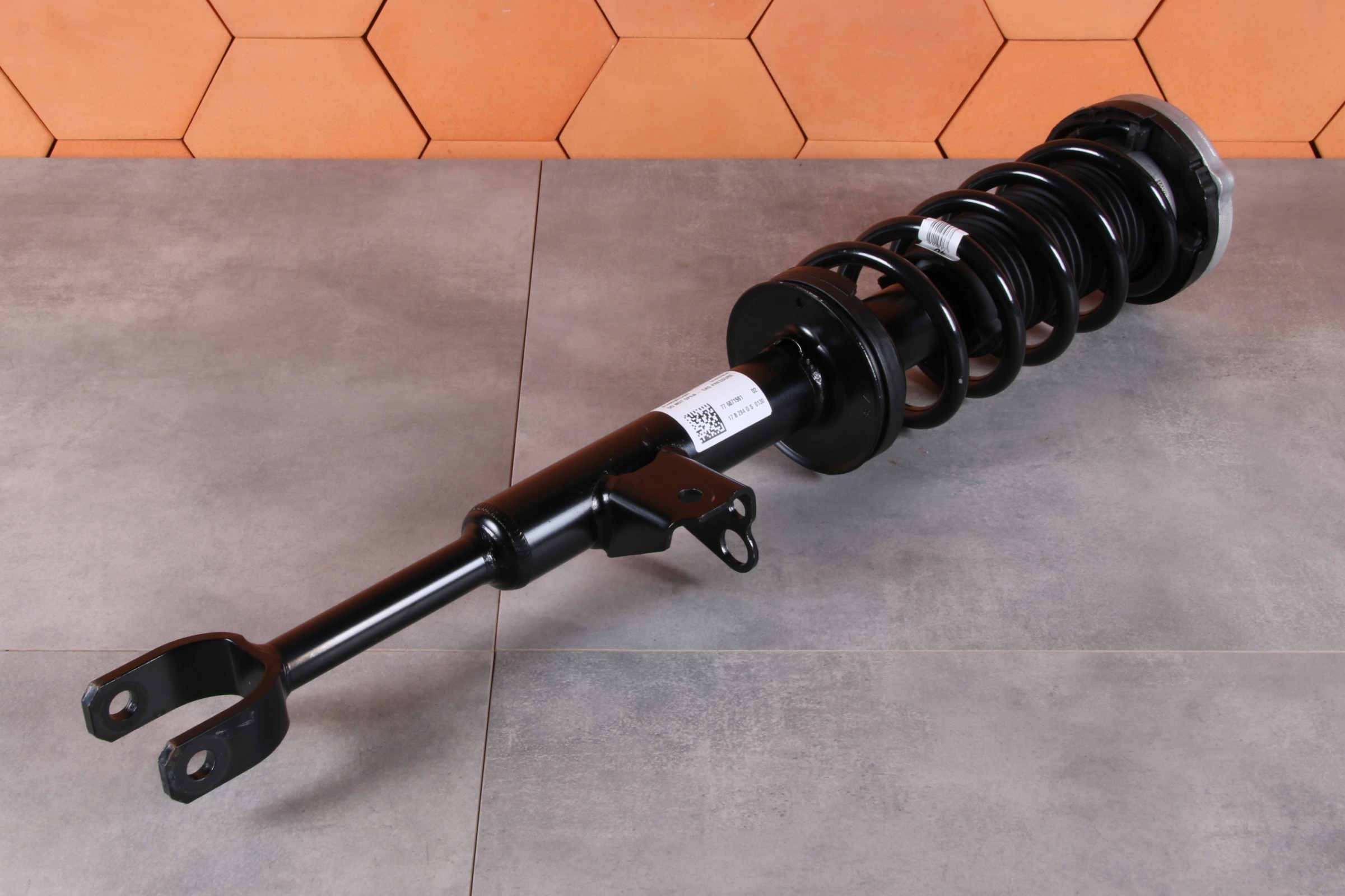 BMW 6' G32 620d 630i shock absorber left front front 6871981 653 km !!!