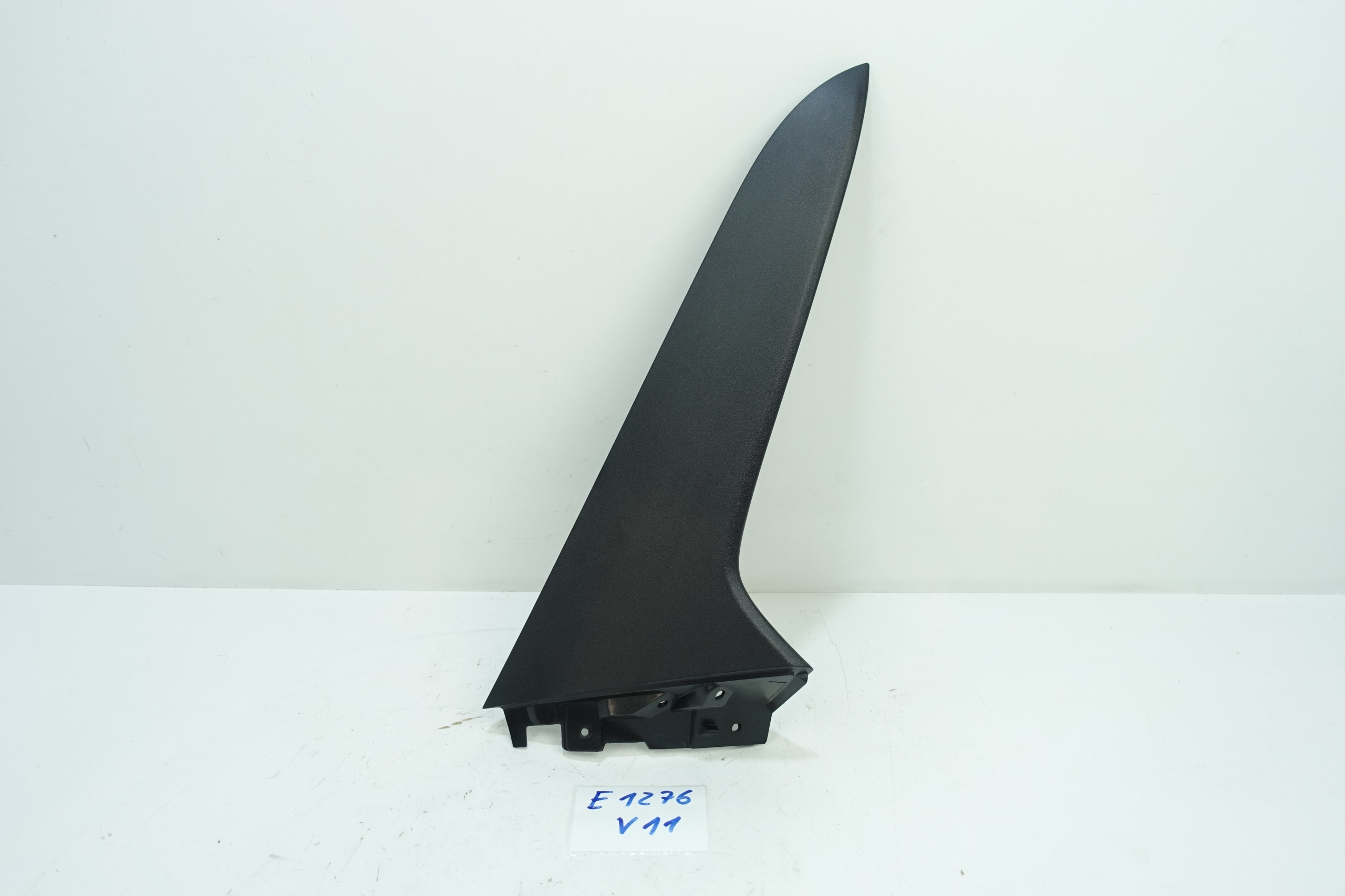 SPOILER bonnet boot right rear part HYUNDAI KONA 23