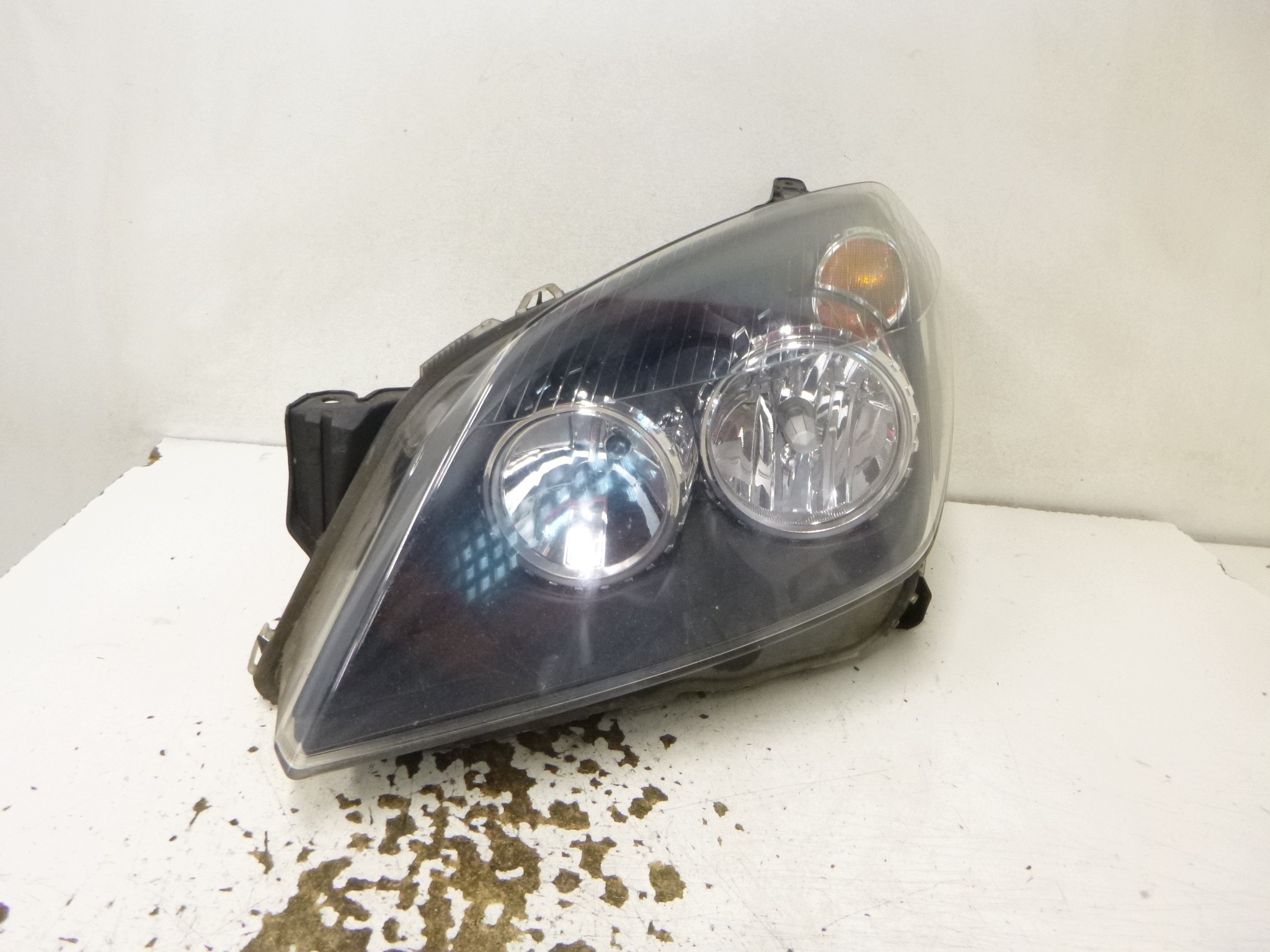 light front left Opel Astra H Lift GTC 2010r. black HELLA GM