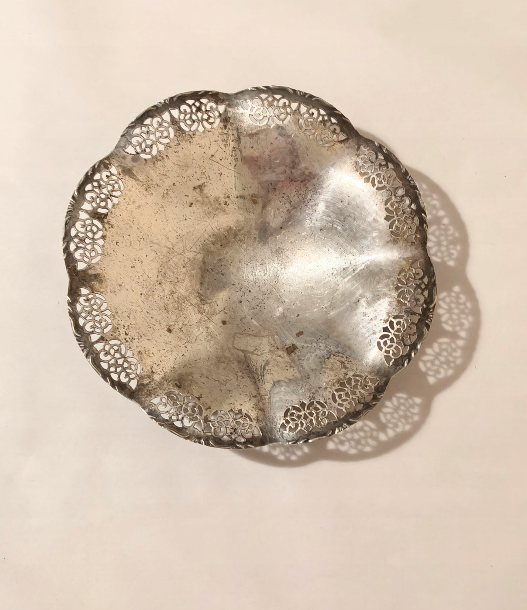 Paterka przedwojenna srebrzona ażurowa