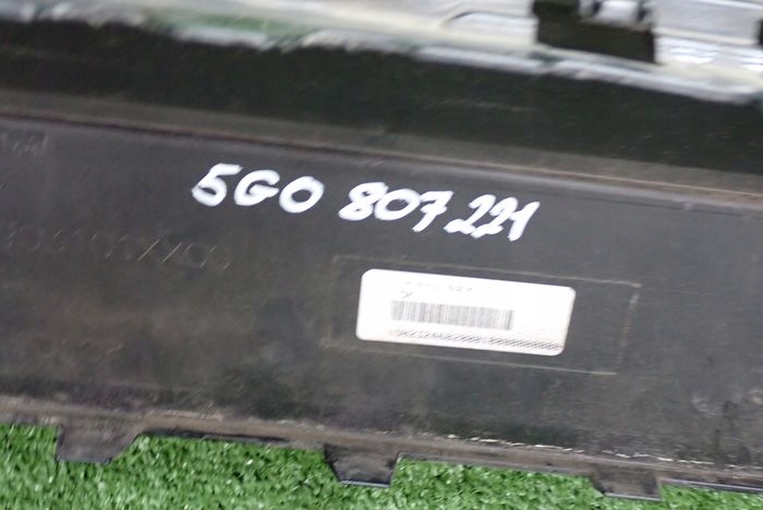 VW GOLF VII 12-17 Frontstoßstange vorne