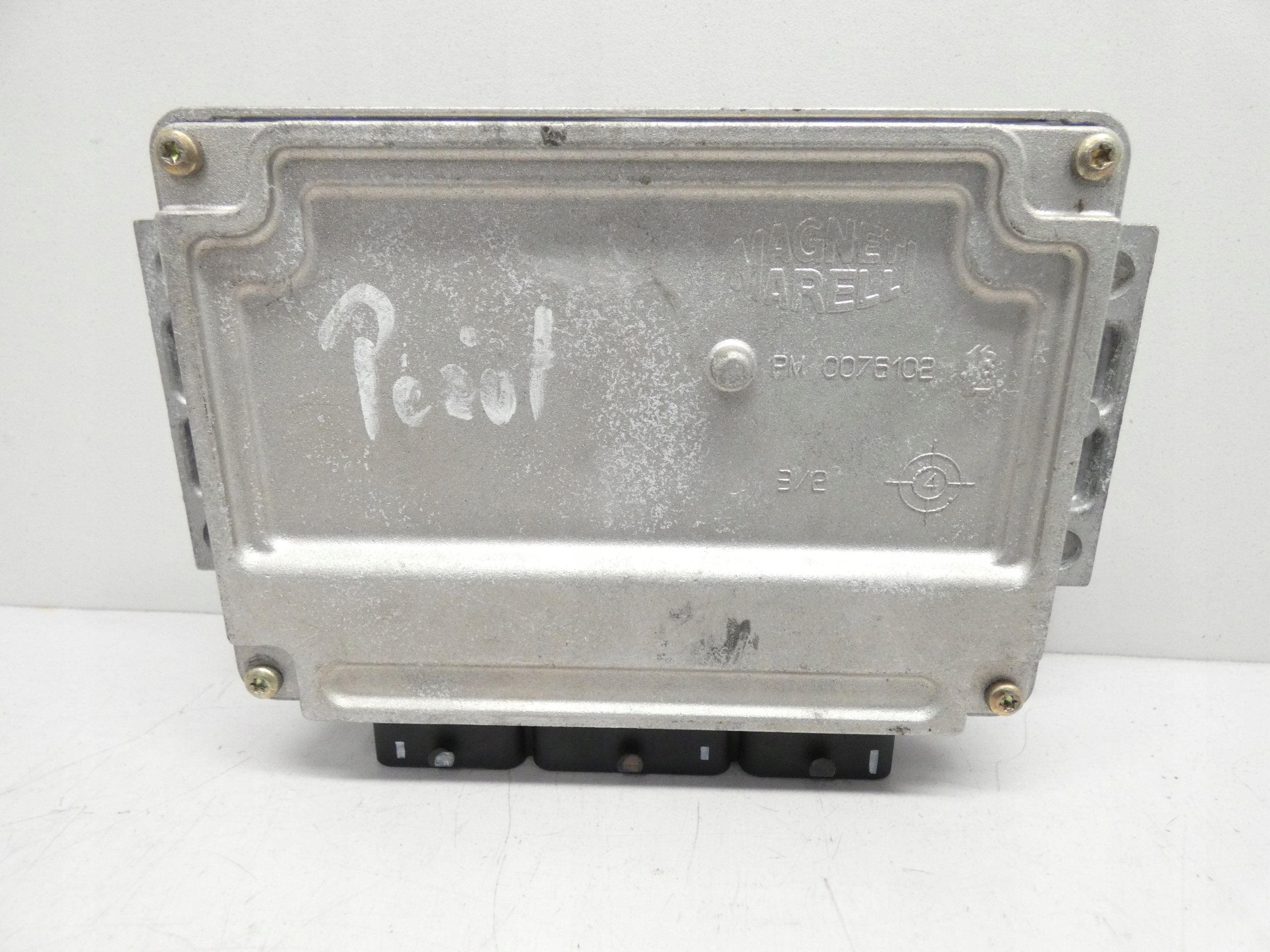 control unit computer of the engine PEUGEOT 407 2.0 B 04-11 9657439780