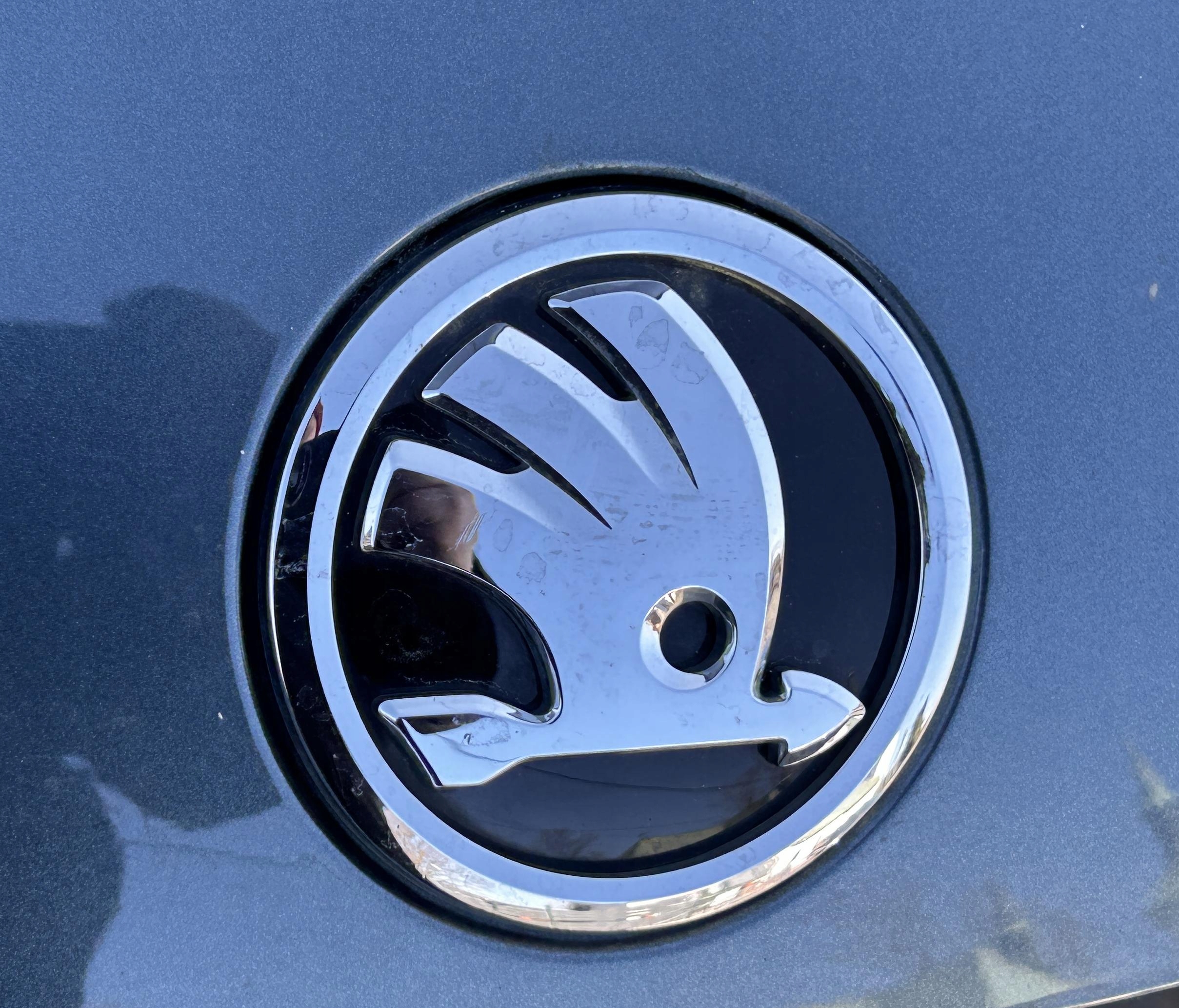 Capot SKODA OCTAVIA IV 19