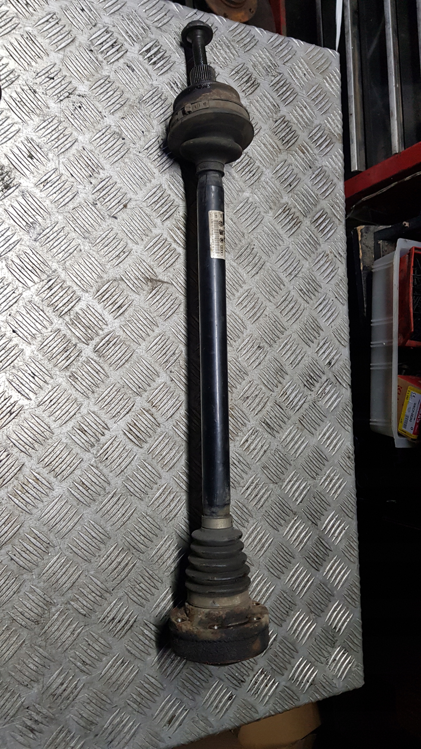 AUDI A8 D3 3.0 TDI semi-axis NAPEDOWA left right rear part
