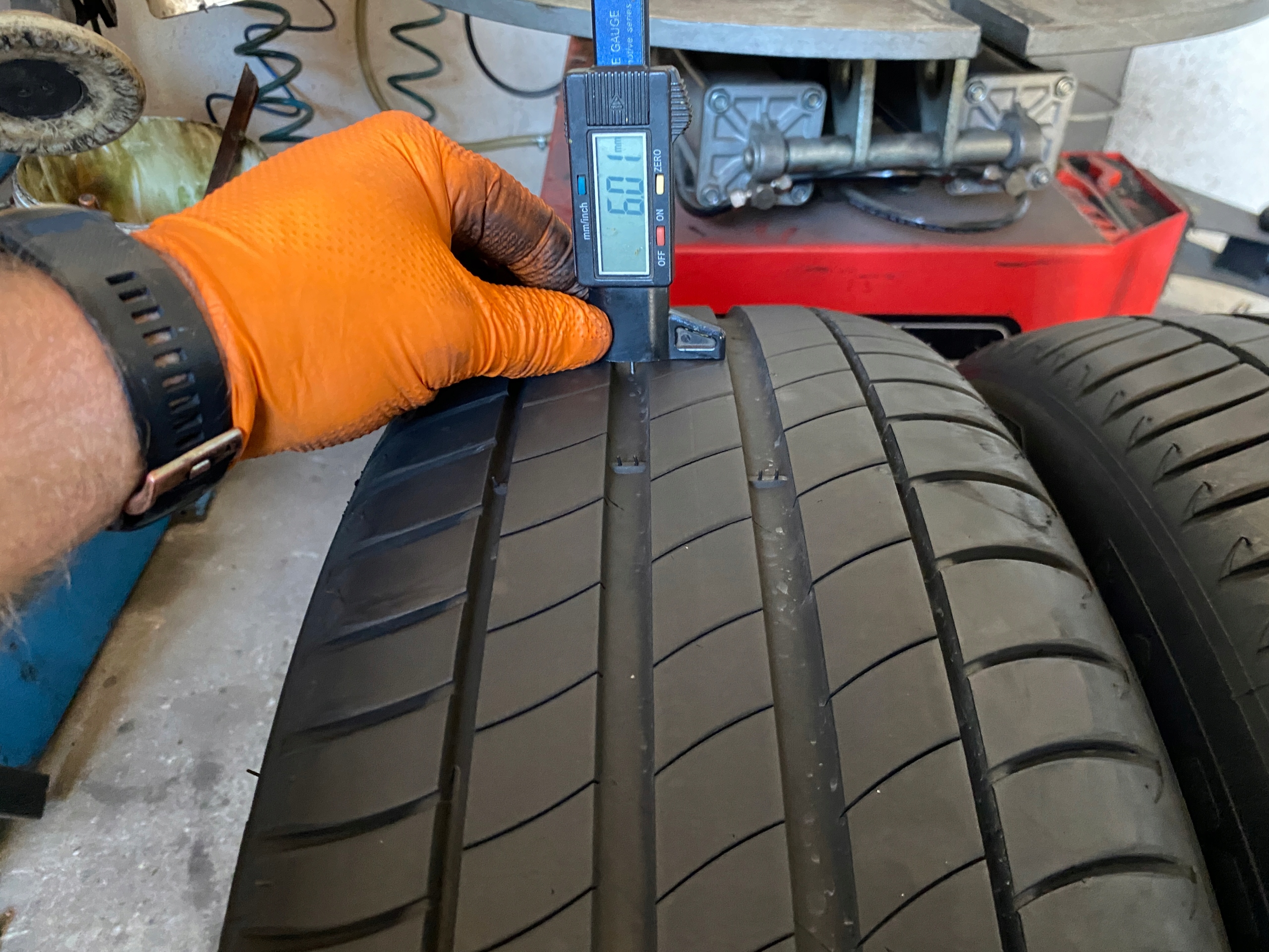 2 tyres summer Michelin Primacy 3 215/55R17 rant ochronny 6mm