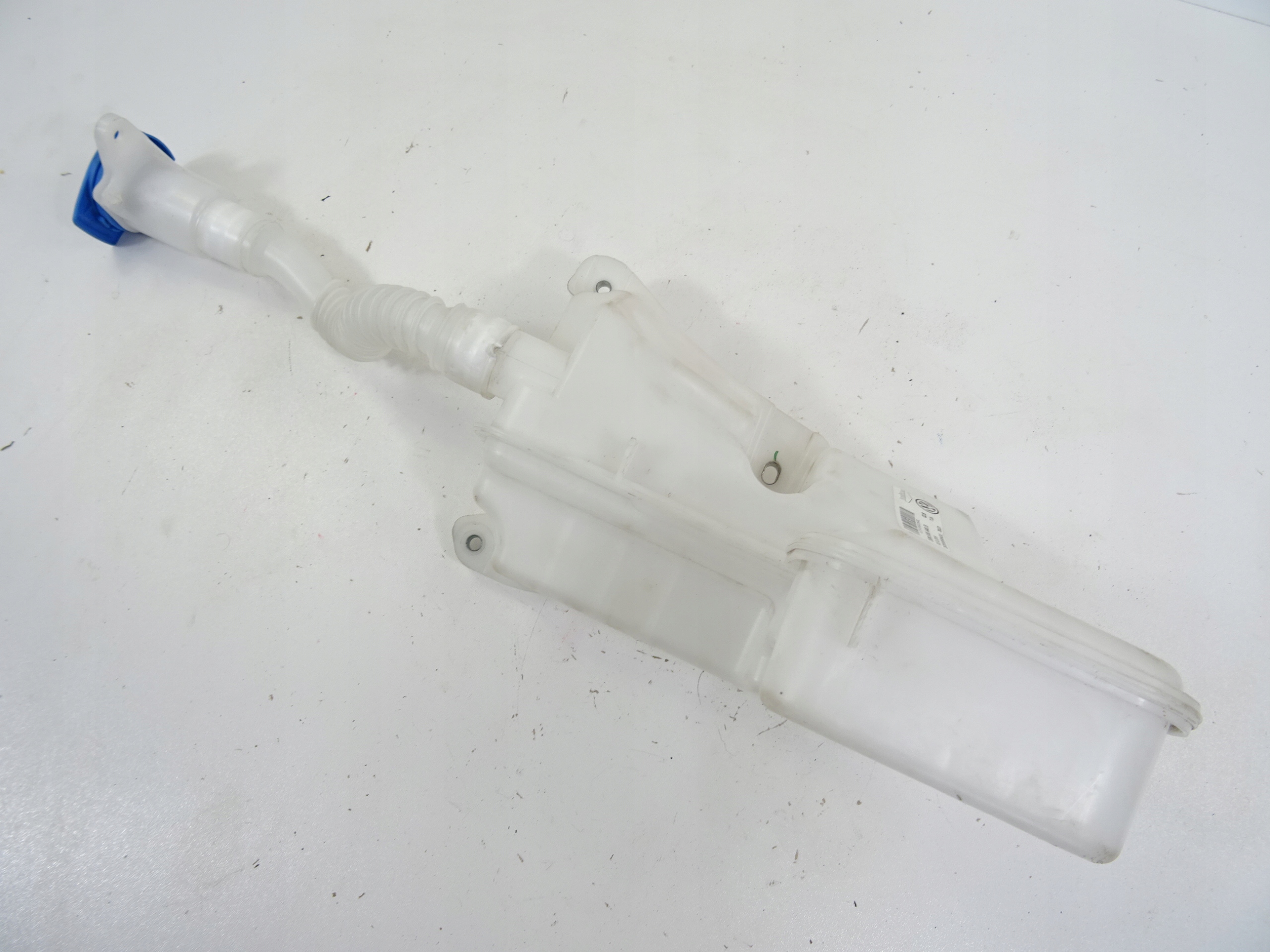 vw бачок омывателя 2GM955448B 2GM955453B оригинал 19-