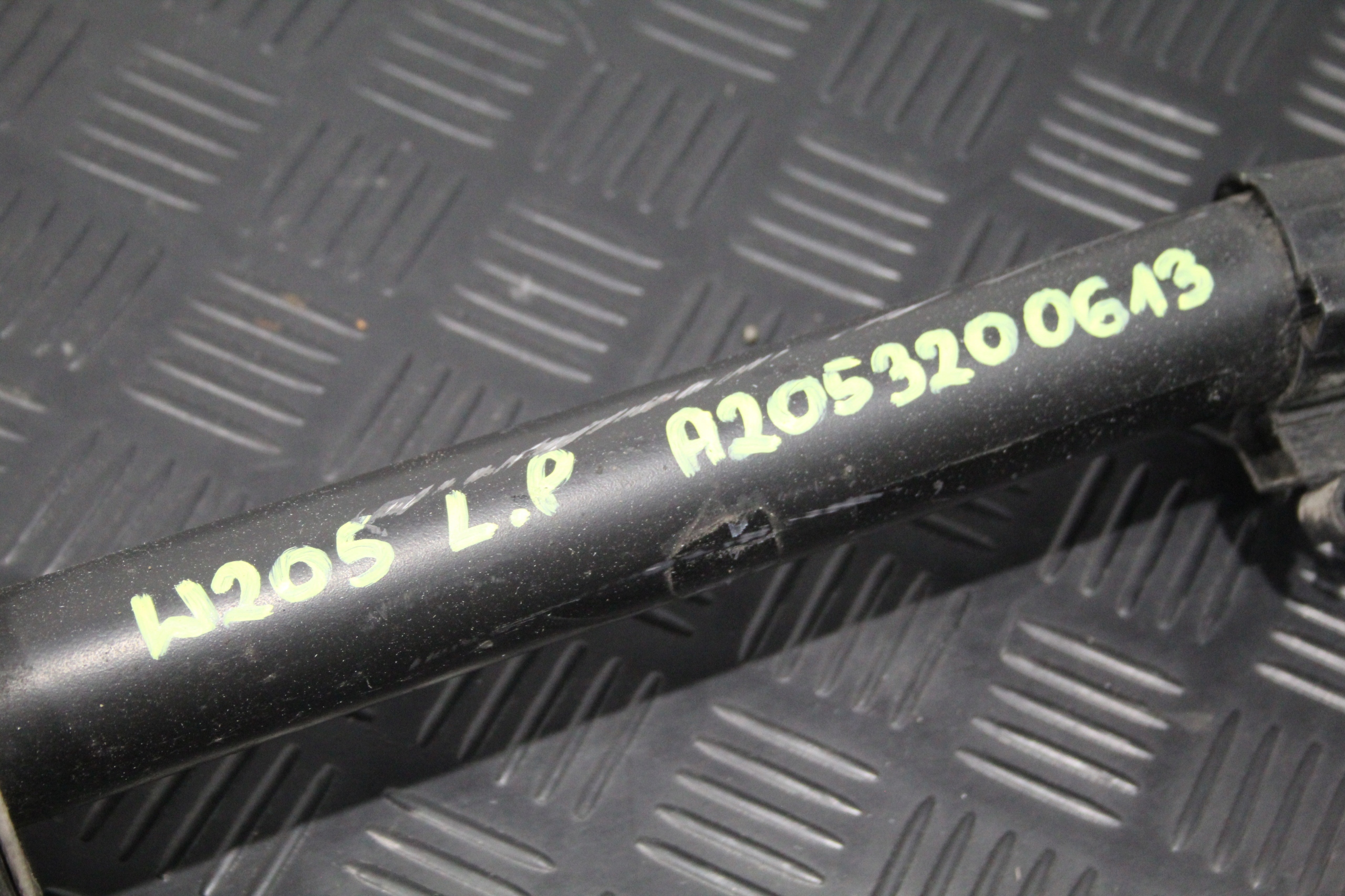 shock absorber left front C-KLASA W205 A2053200613