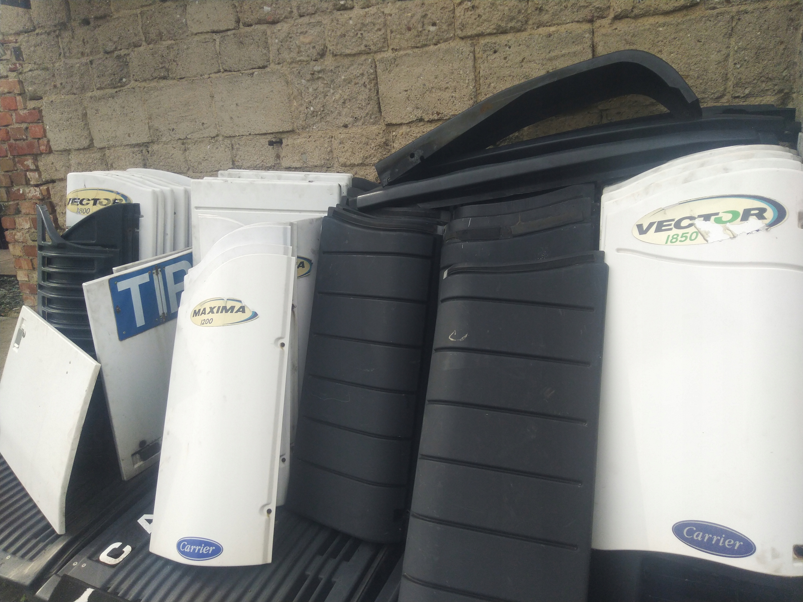 Carrier Maxima двері / щитки