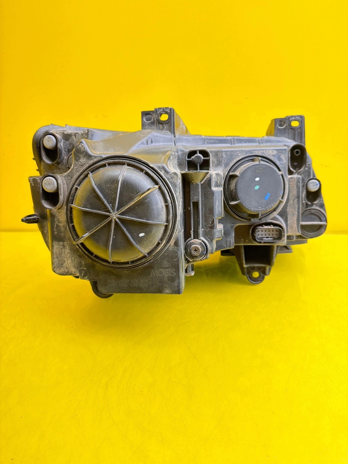 light left front Chrysler 300C II Lancia Thema Xenon 2011-2014 68042155AD