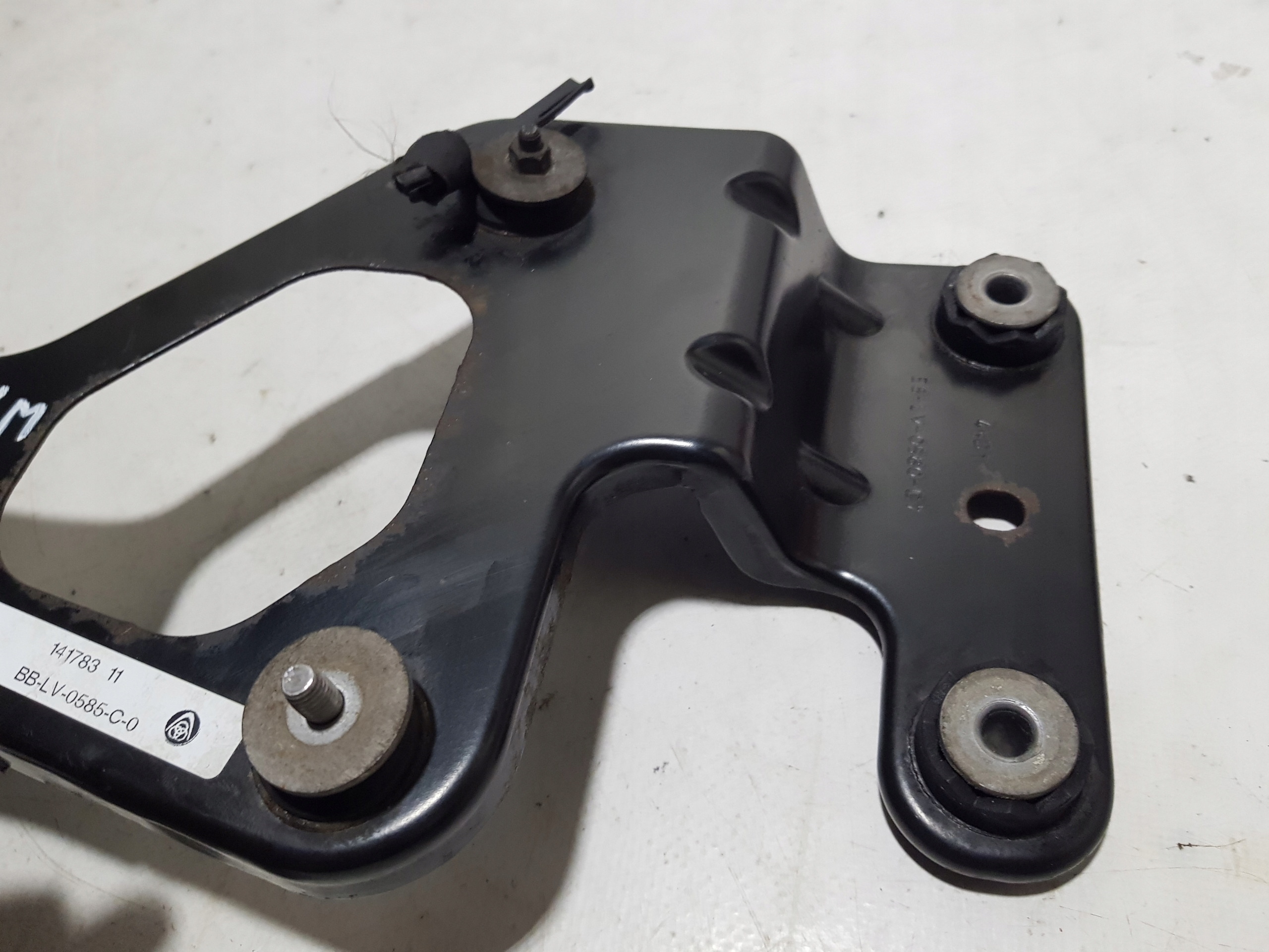 bracket holder KOMPRESORA POMPY SPREZARKI ZWIESZENIA BMW X5 E70