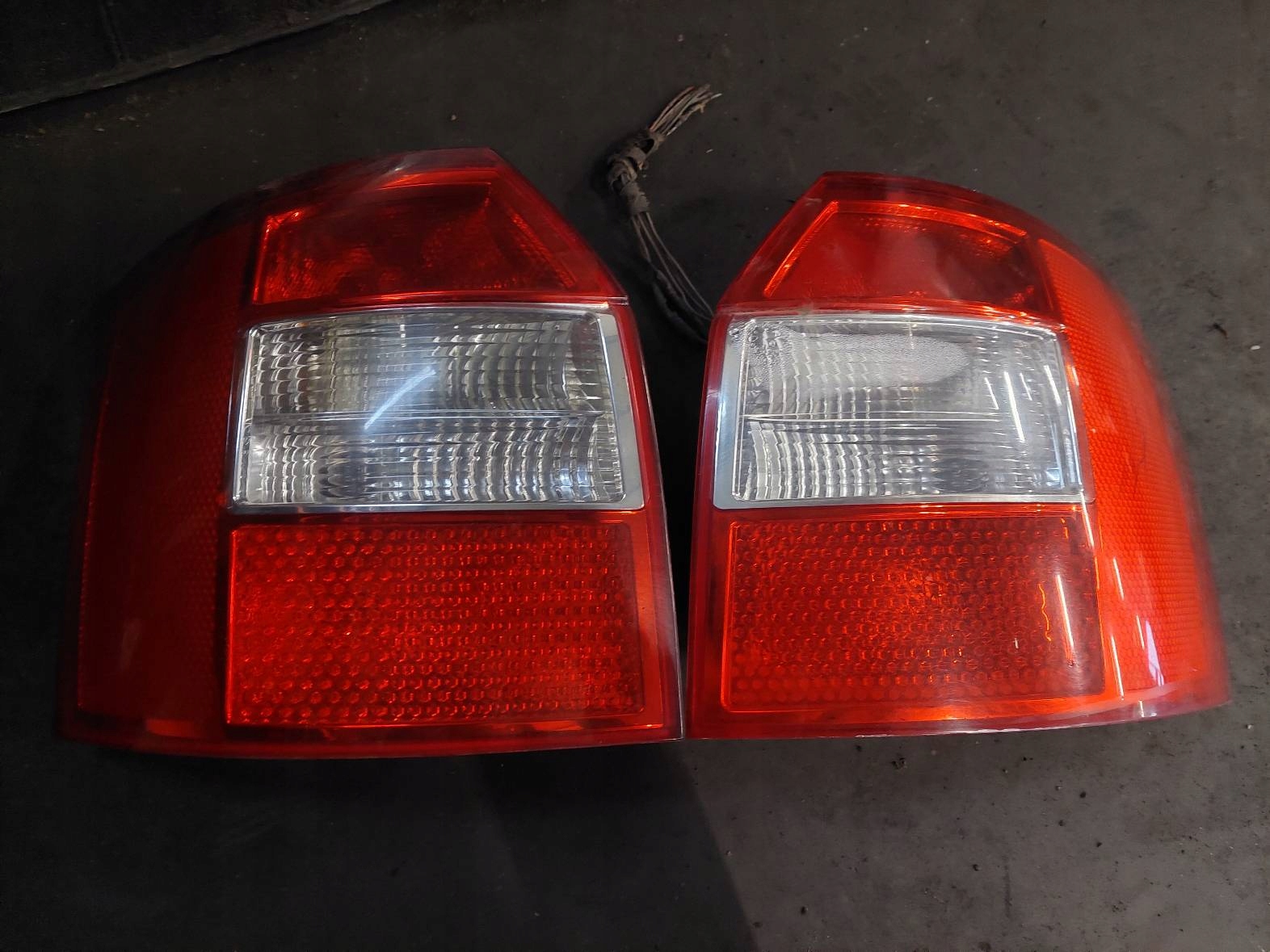 Stoßstange heck + Leuchte heck AUDI A4 B6 LY7R KOMBI AVANT