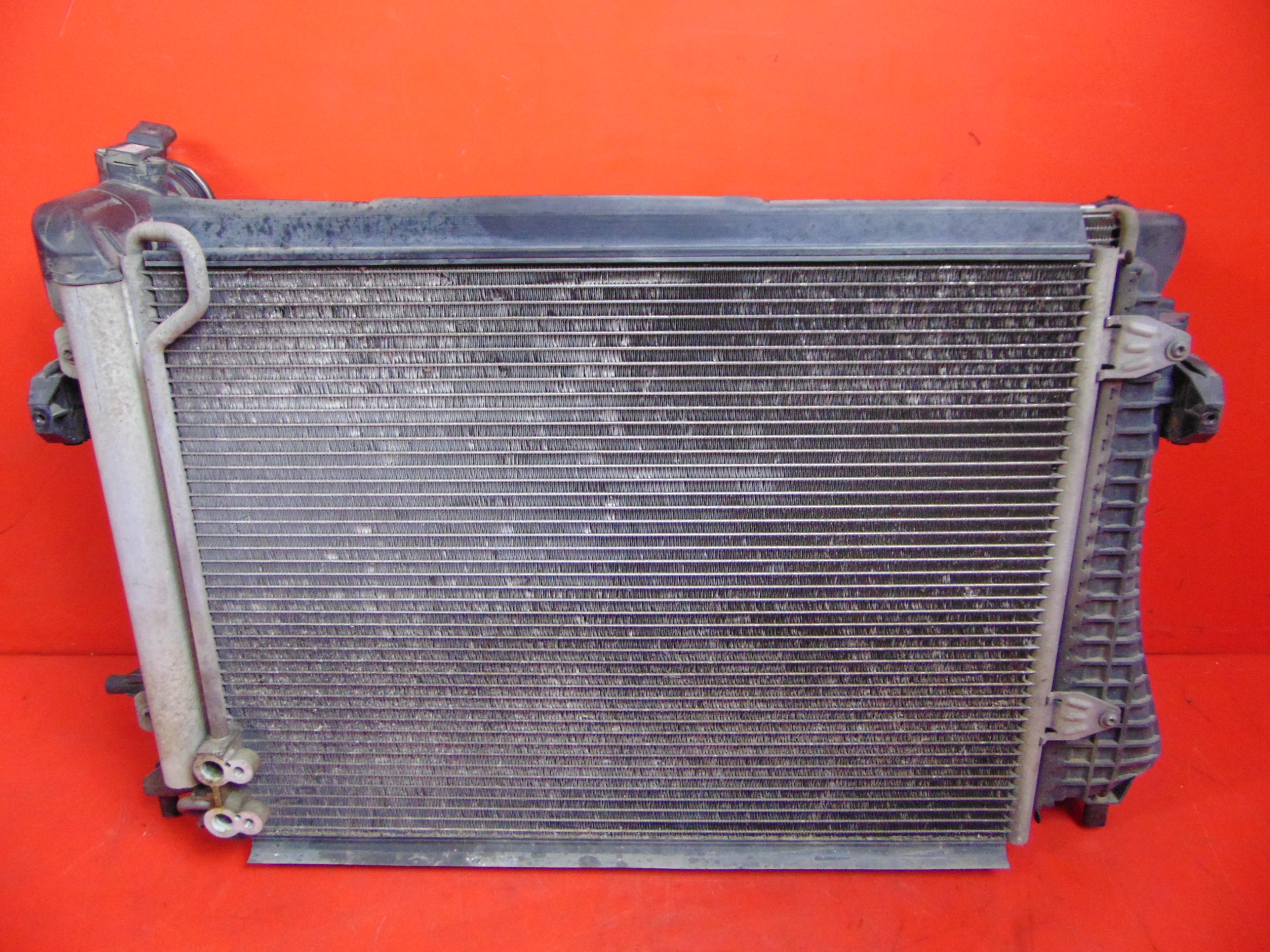 VW PASSAT B6 3C 2.0 TDI HLADNJAK VODE KLIMATIZACIJE INTERKULER VENTILATOR