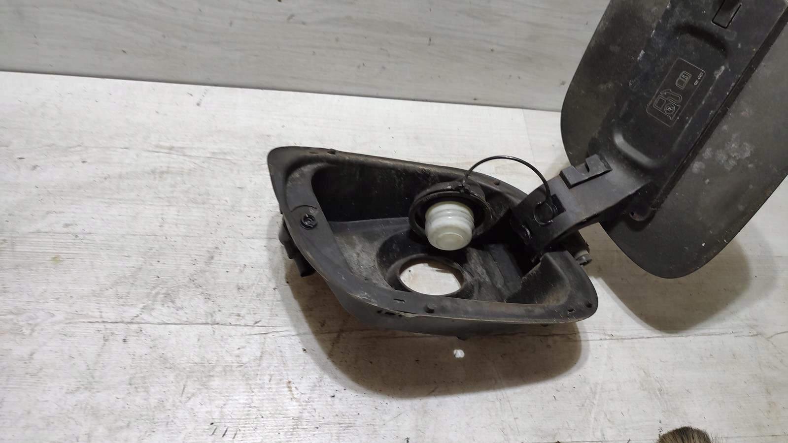 Tankklappe des Kraftstoffsbehälters 1.4 Opel Astra K