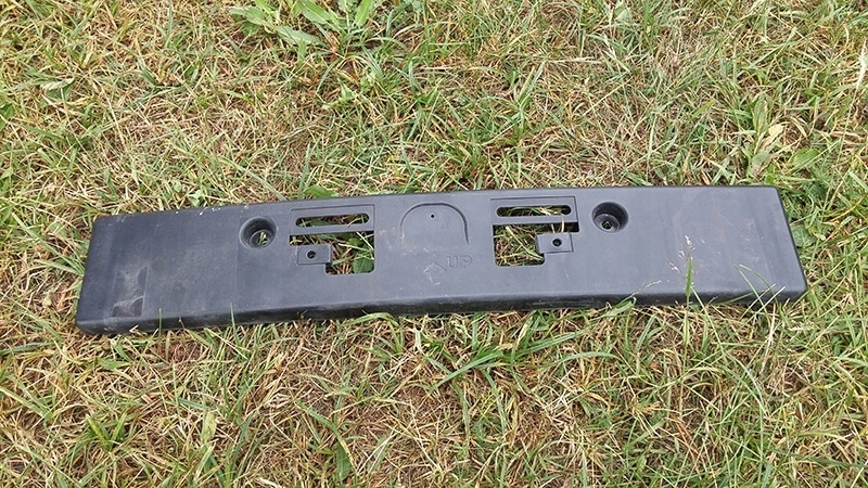 NISSAN JUKE 2014 PODSTAWA TABLICY REJESTRACYJNEJ