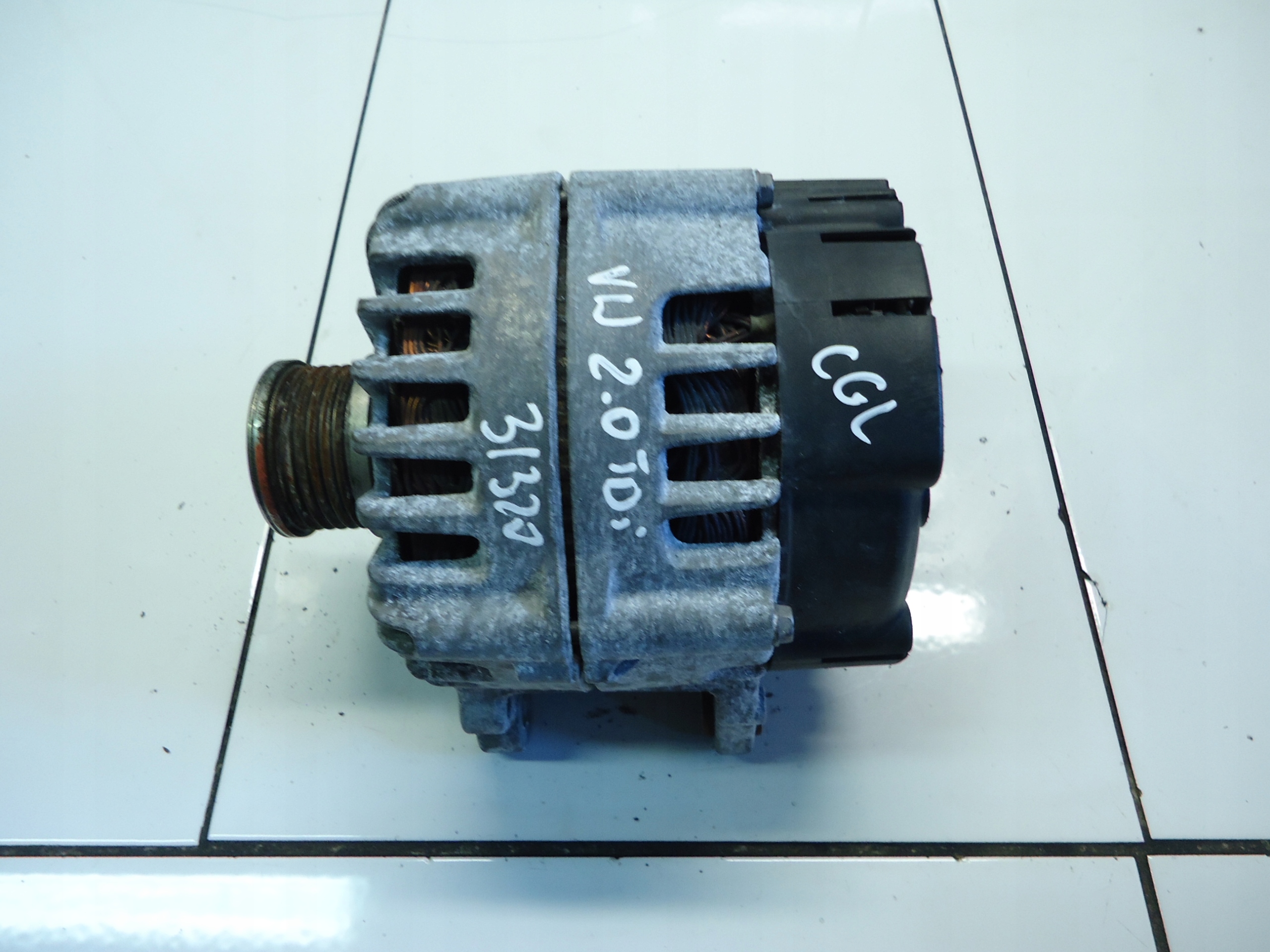 AUDI A4 B8 A5 2.0TDI CGL alternator 03L903017B