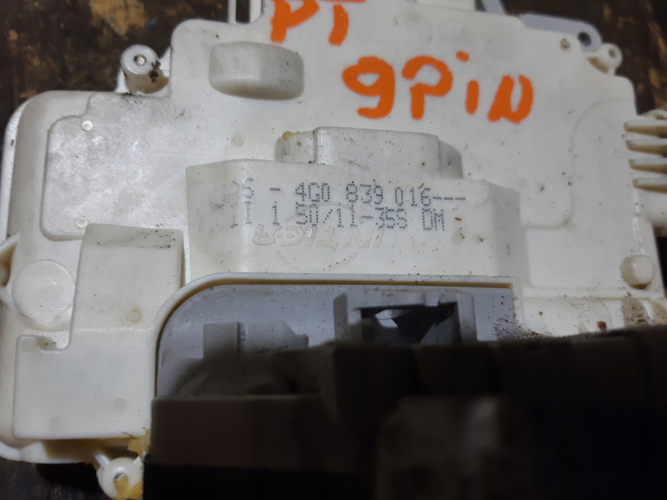 AUDI A6 C7 Schloß Tür rechts heck 9 PIN 4G0839016