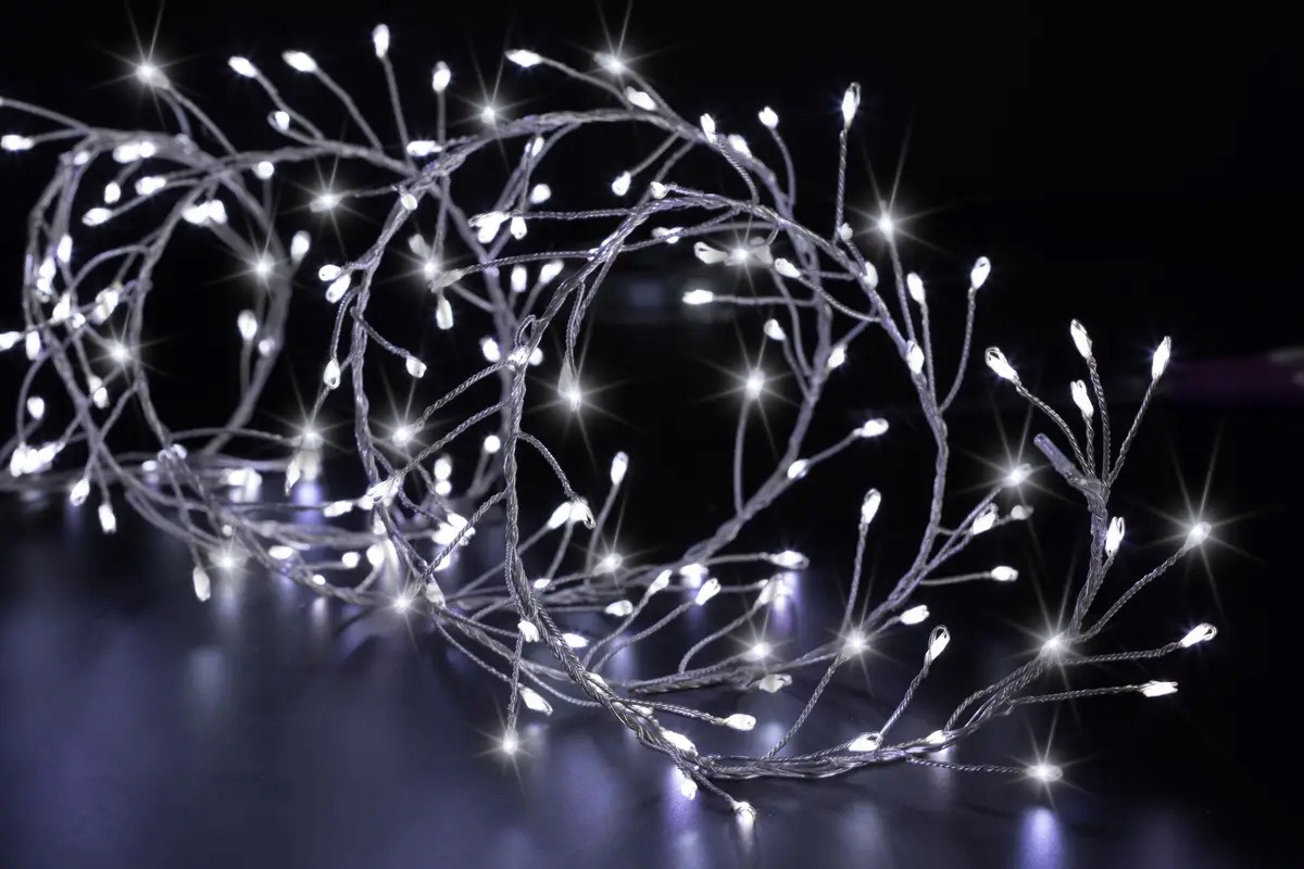 Světelná vnější girlanda, 800 Led, studená bílá barva světla
