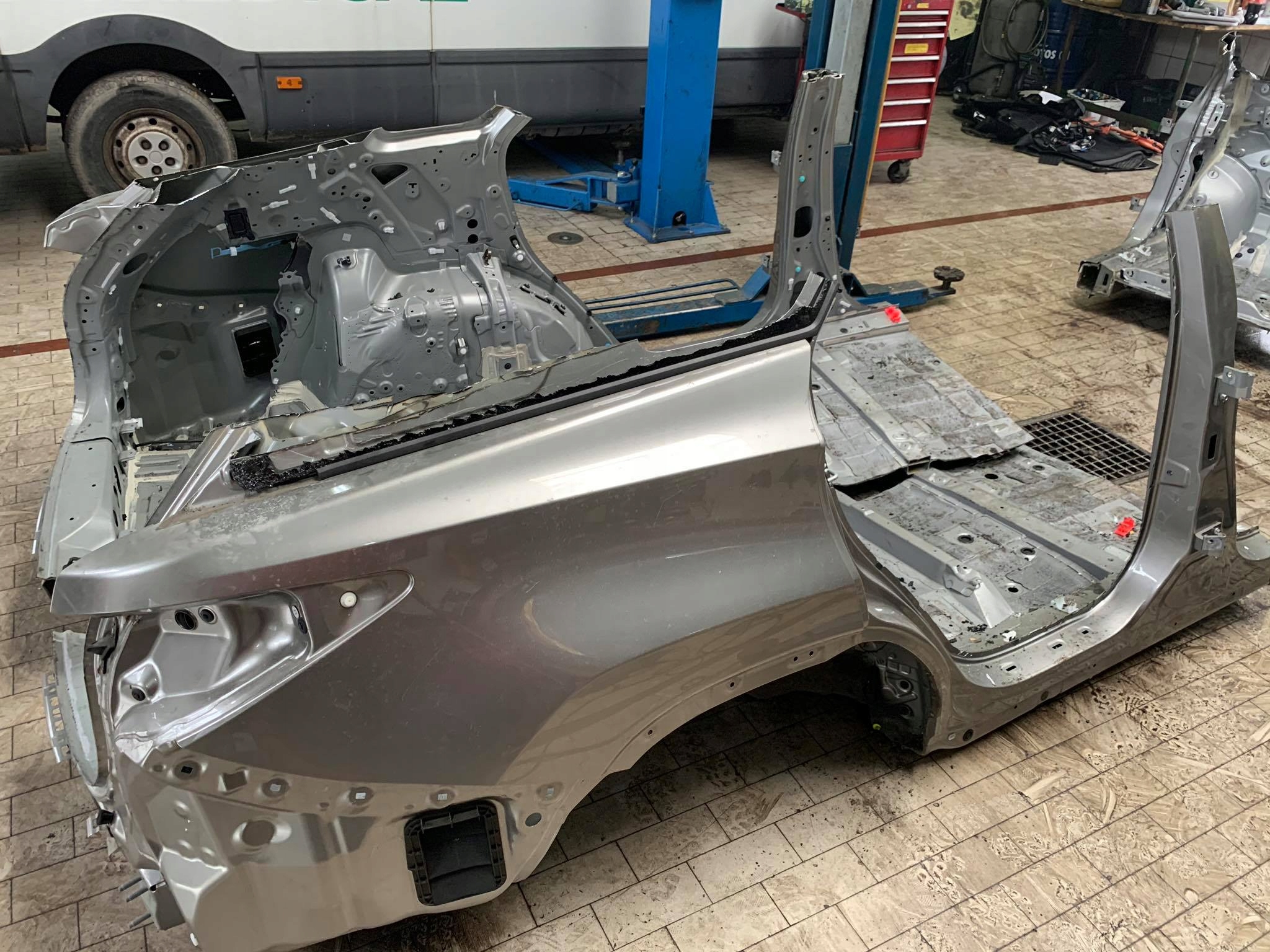 ЛОНЖЕРОН ЧЕТВЕРТИНА ПЕРЕД ЗАД. LEXUS RX 450 ГЛ