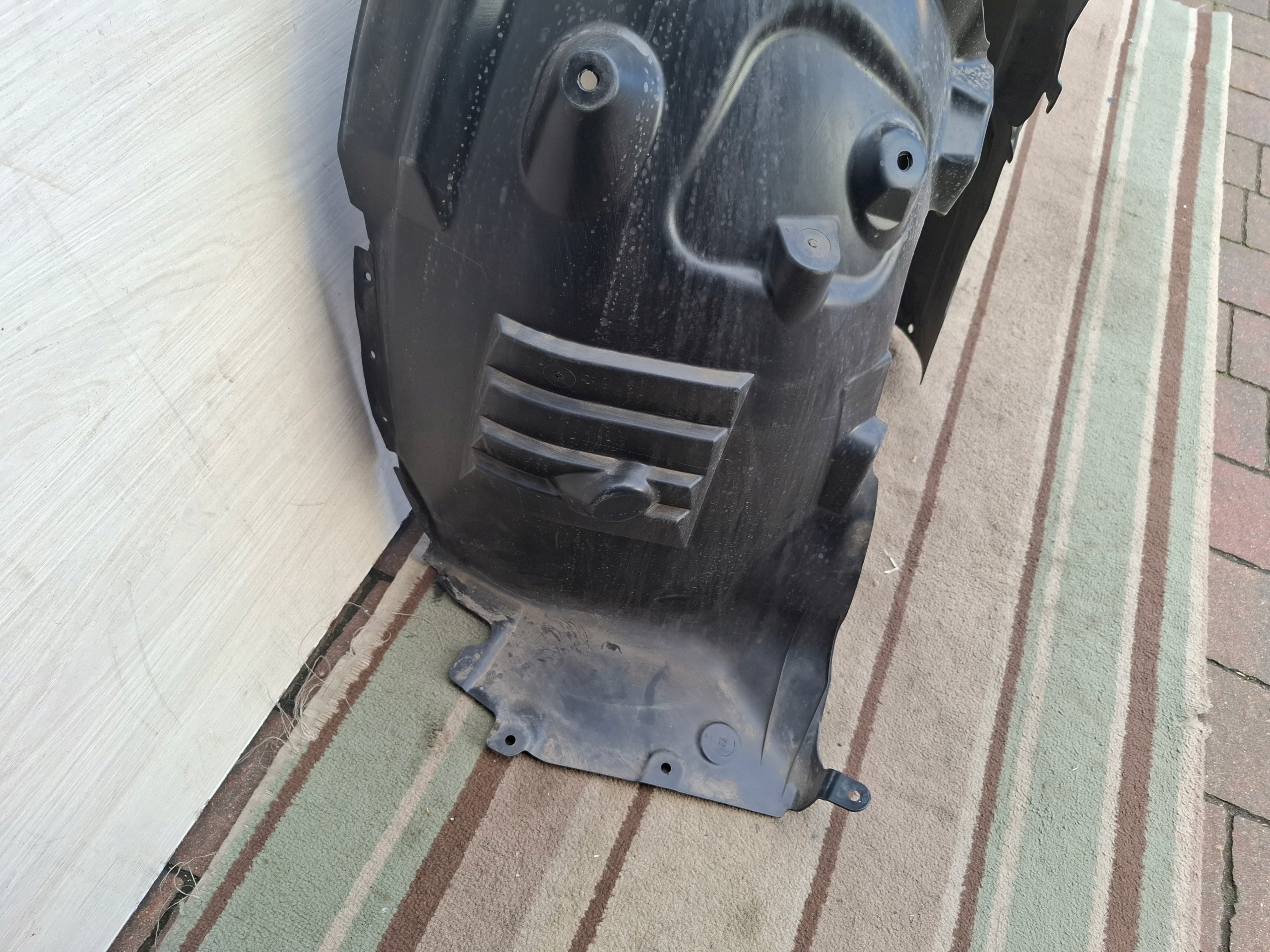 BMW 1 F40 F44 mudguard left front 7436623