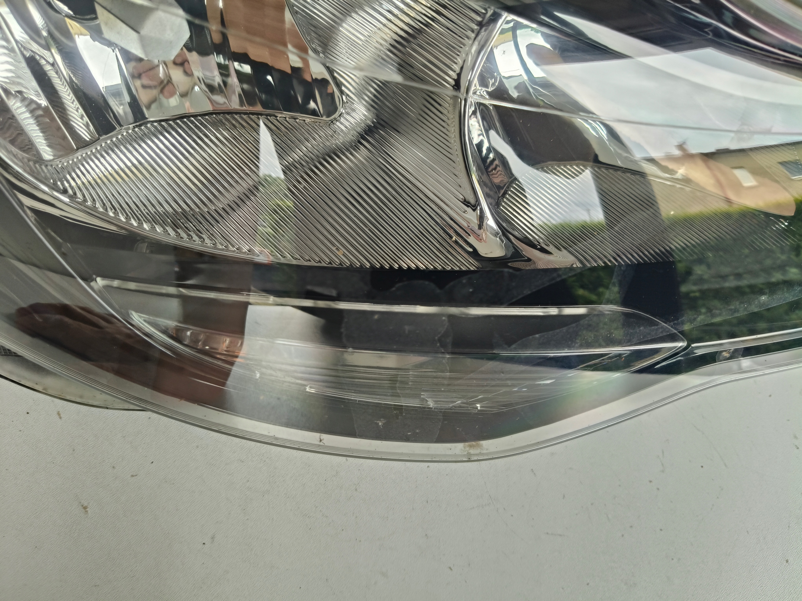 light right REFLEKTOR OPEL CORSA D 11-14 LIFT CIEMNA