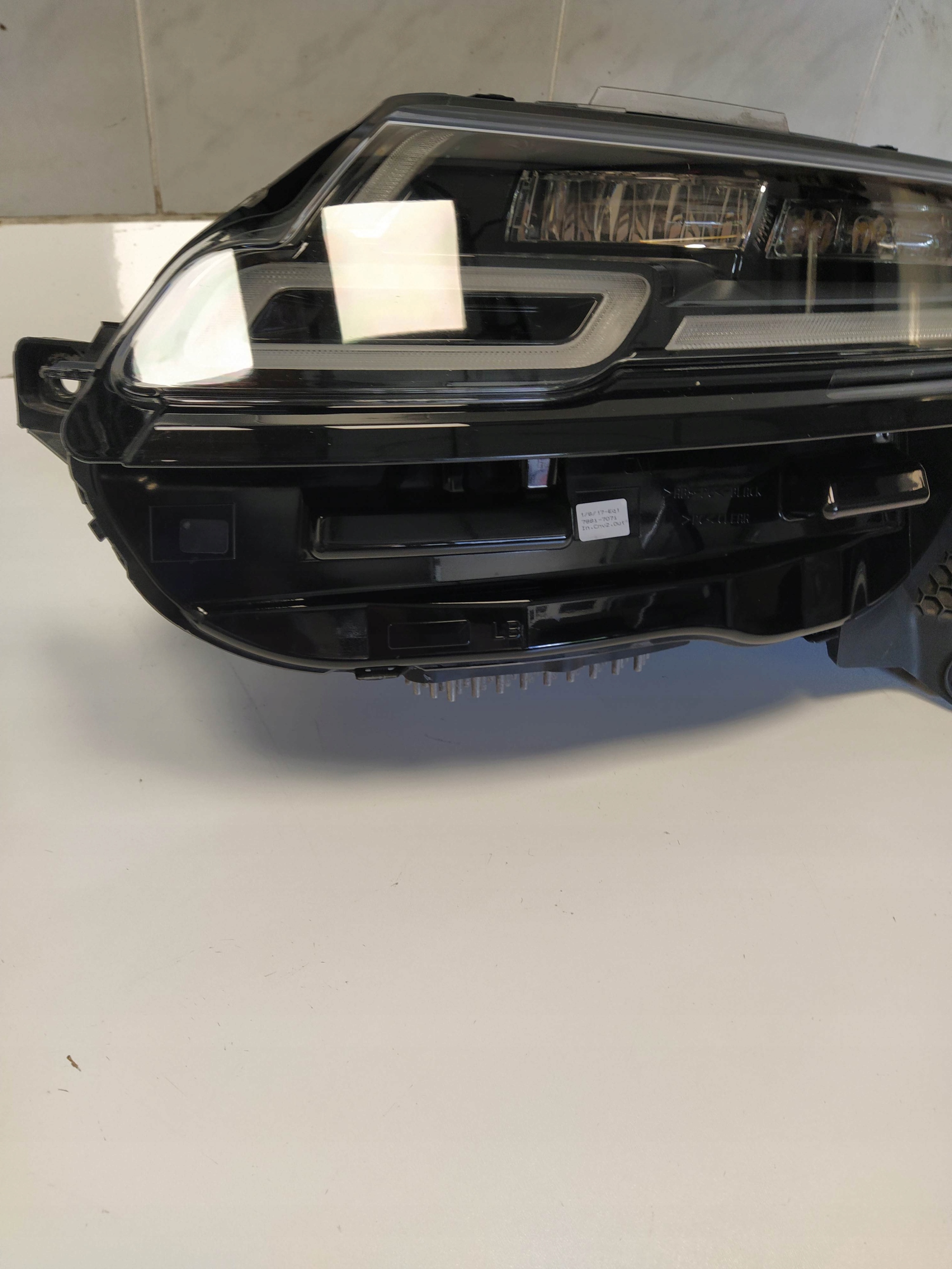 RANGE ROVER VELAR L560 light lights front left right LED MID EUROPA