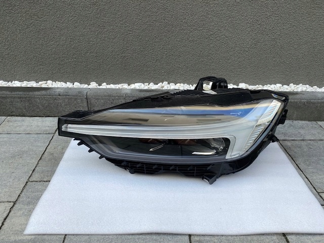 light left Volvo XC60 LIFT Full Led 2021- MID LED