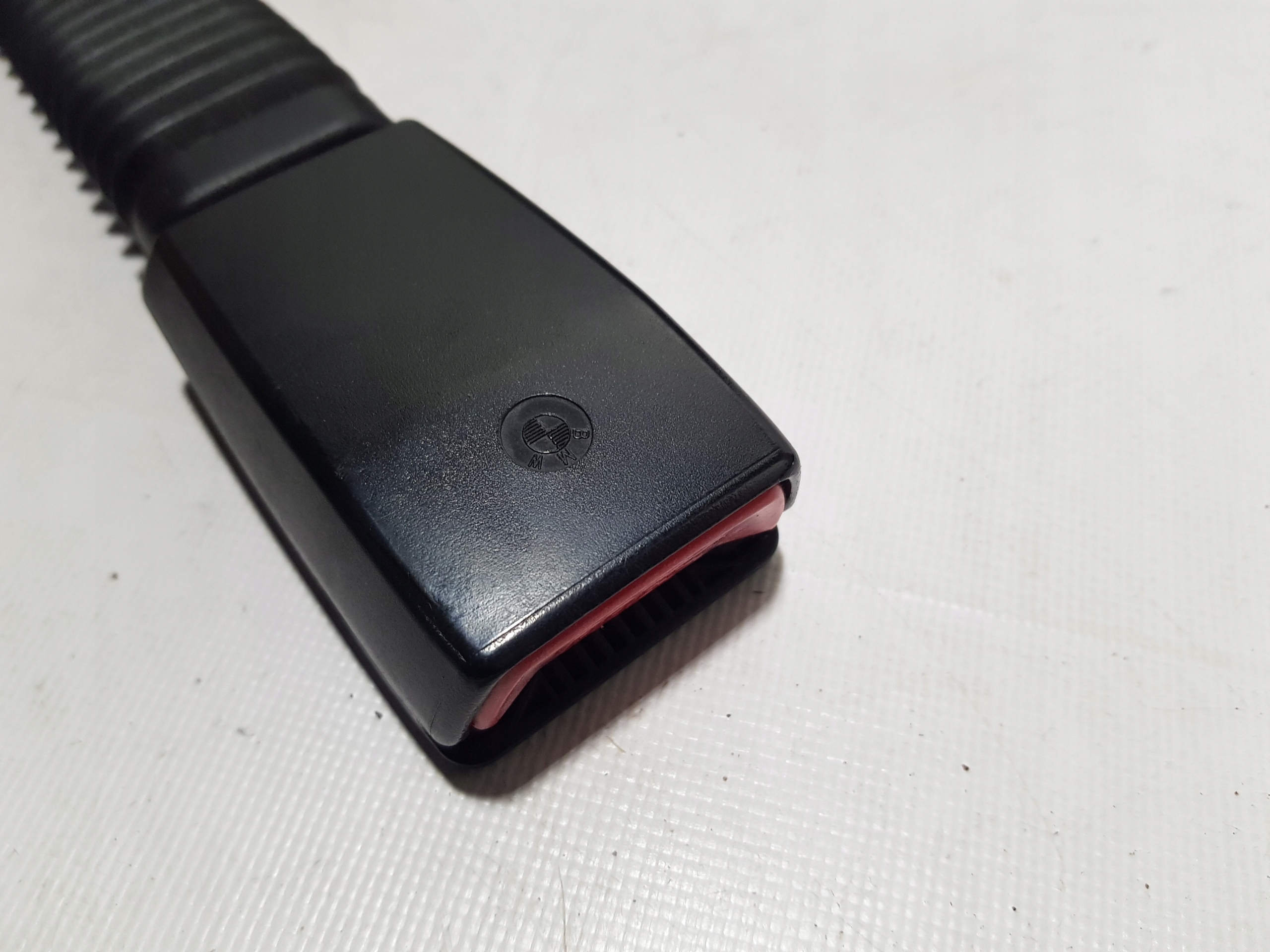 BMW E63 E64 napínač stěny pravý předek 7060458