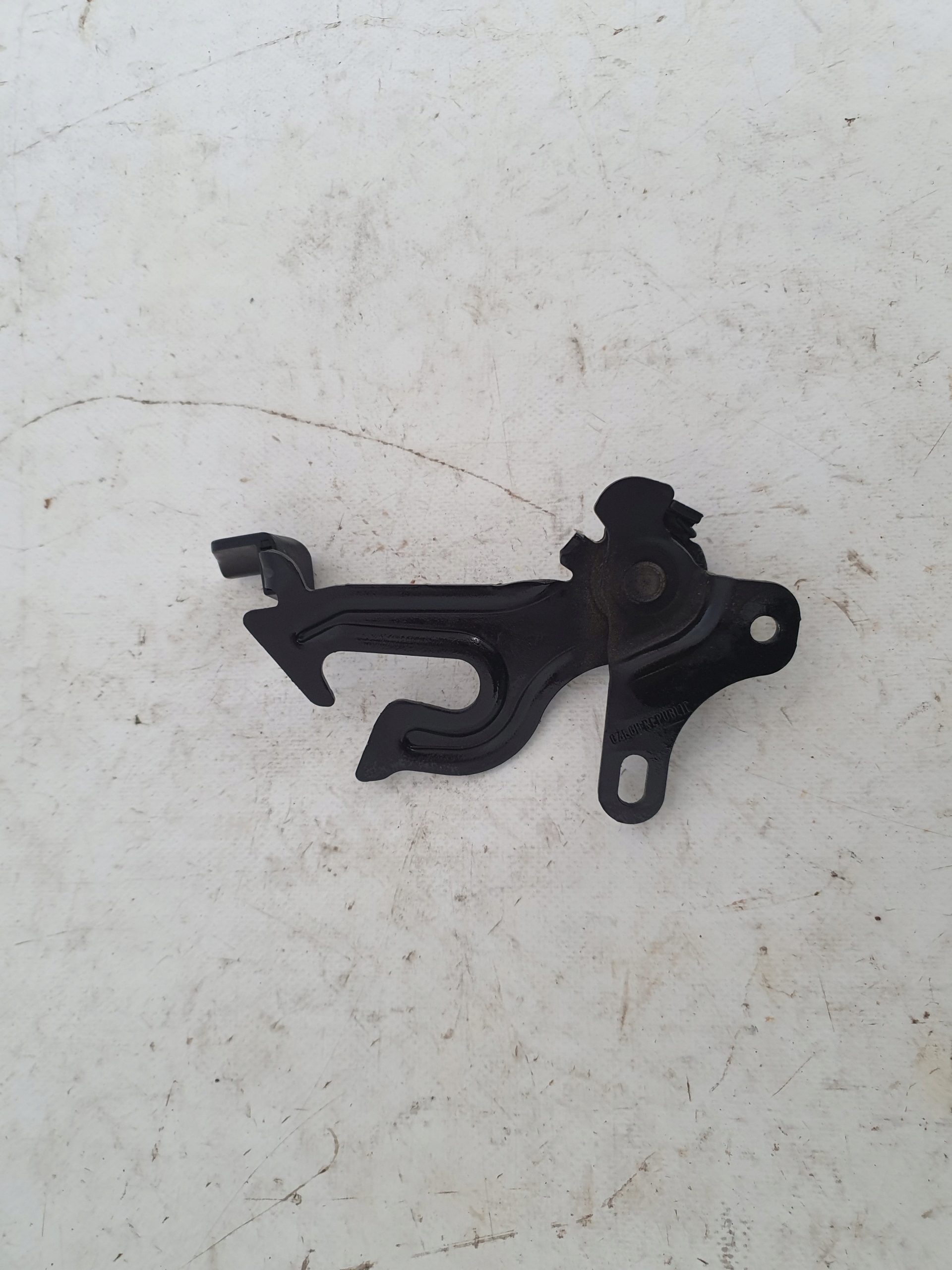 Volvo V60 S60 II RYGIEL lock handle bonnets 31218611
