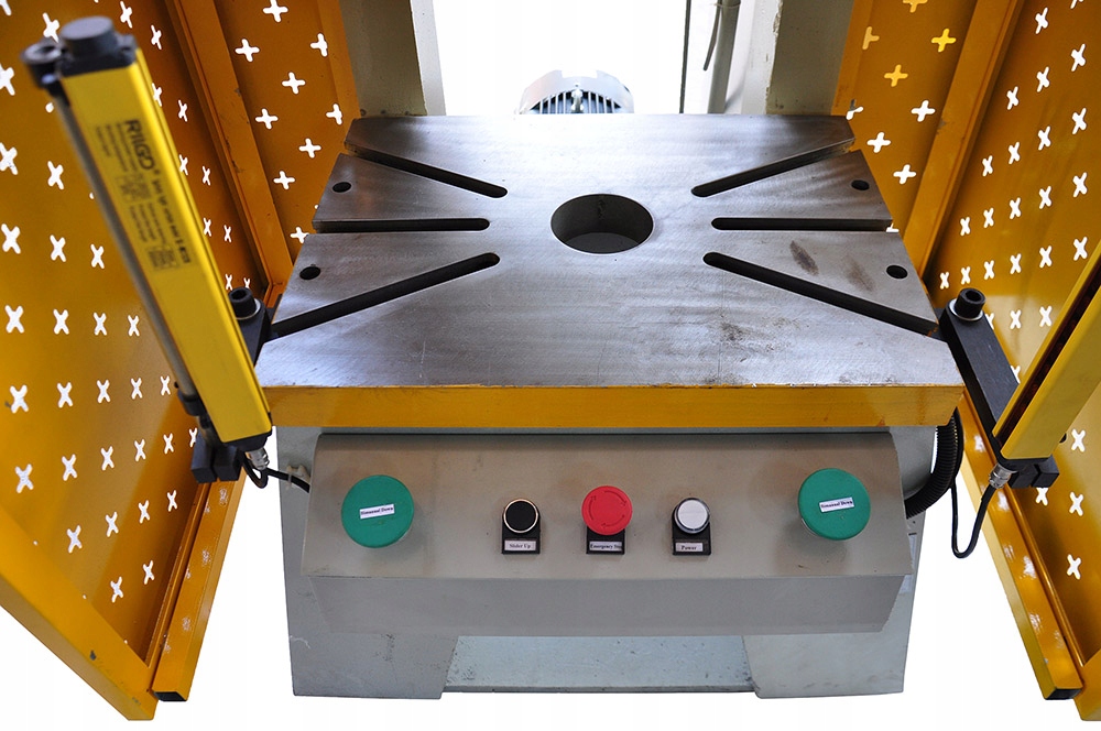 PRASA HYDRAULICZNA SZYBKA RAMA TYPU C 40 TON Rodzaj prasa