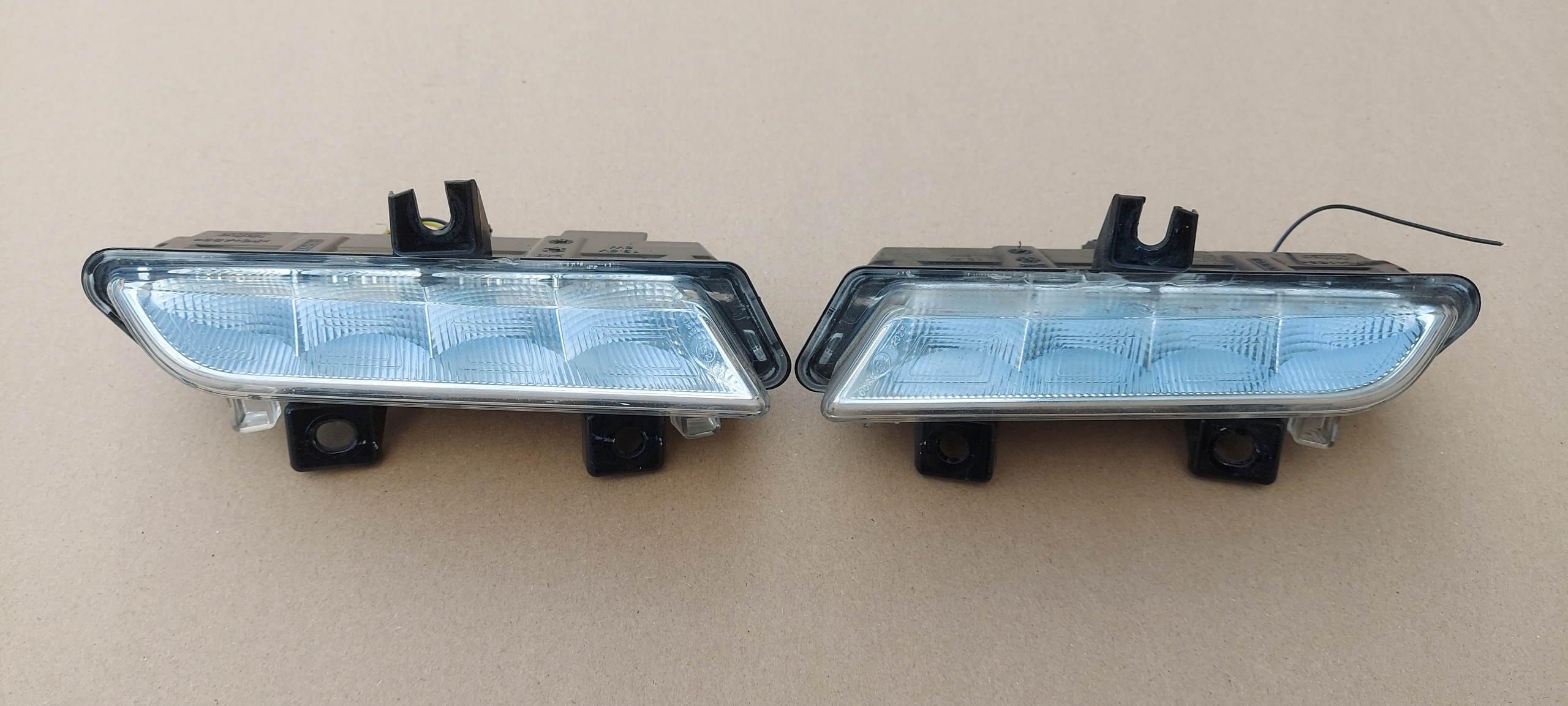 LED DRL right RENAULT CLIO IV original 266003864