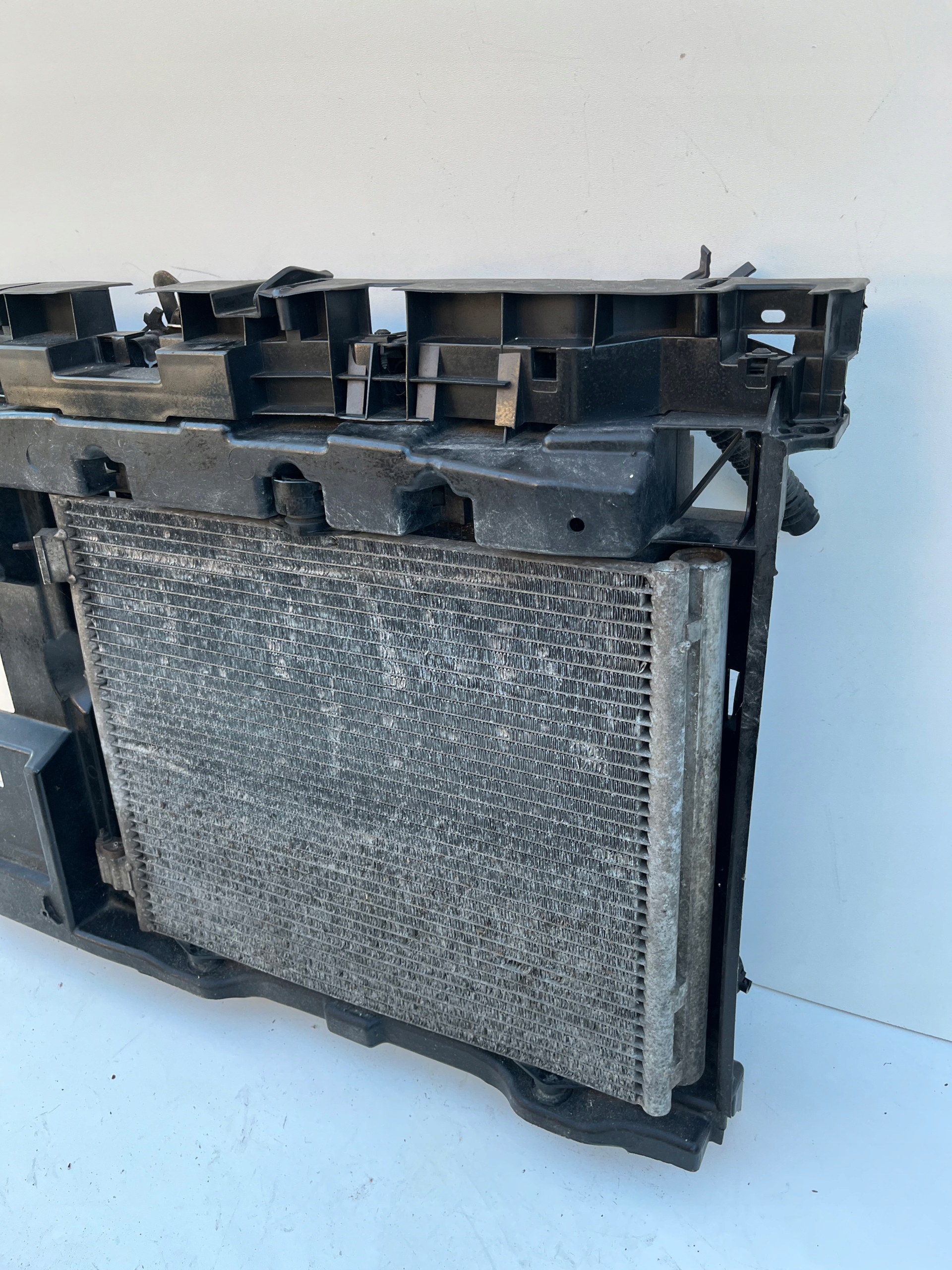support panel for radiators radiator WENYTLATOR Citroen C3 1.1 / 1.4 OEM 02-05r.