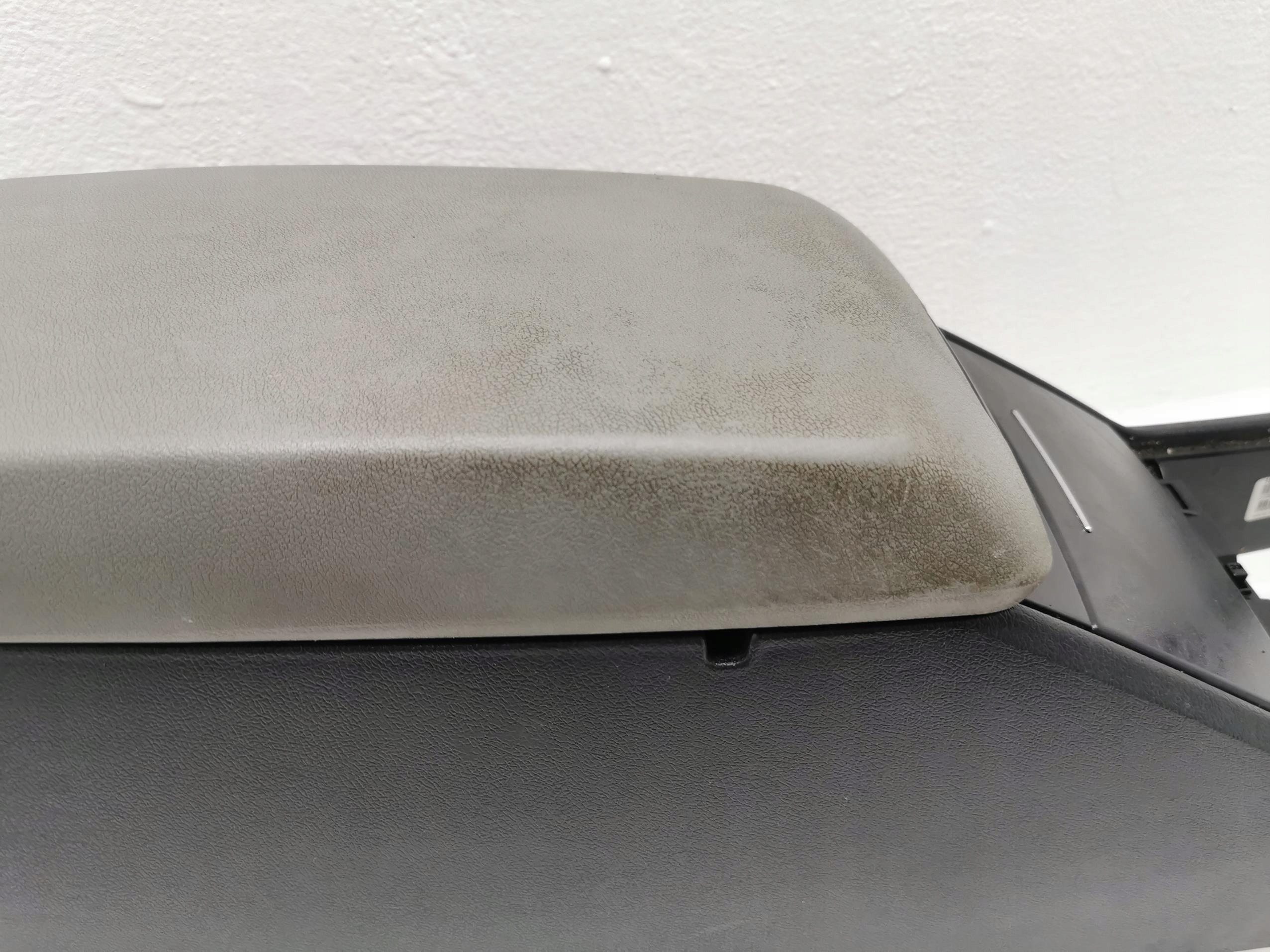 TUNEL central armrest CHRYSLER 300C 04-10 EU