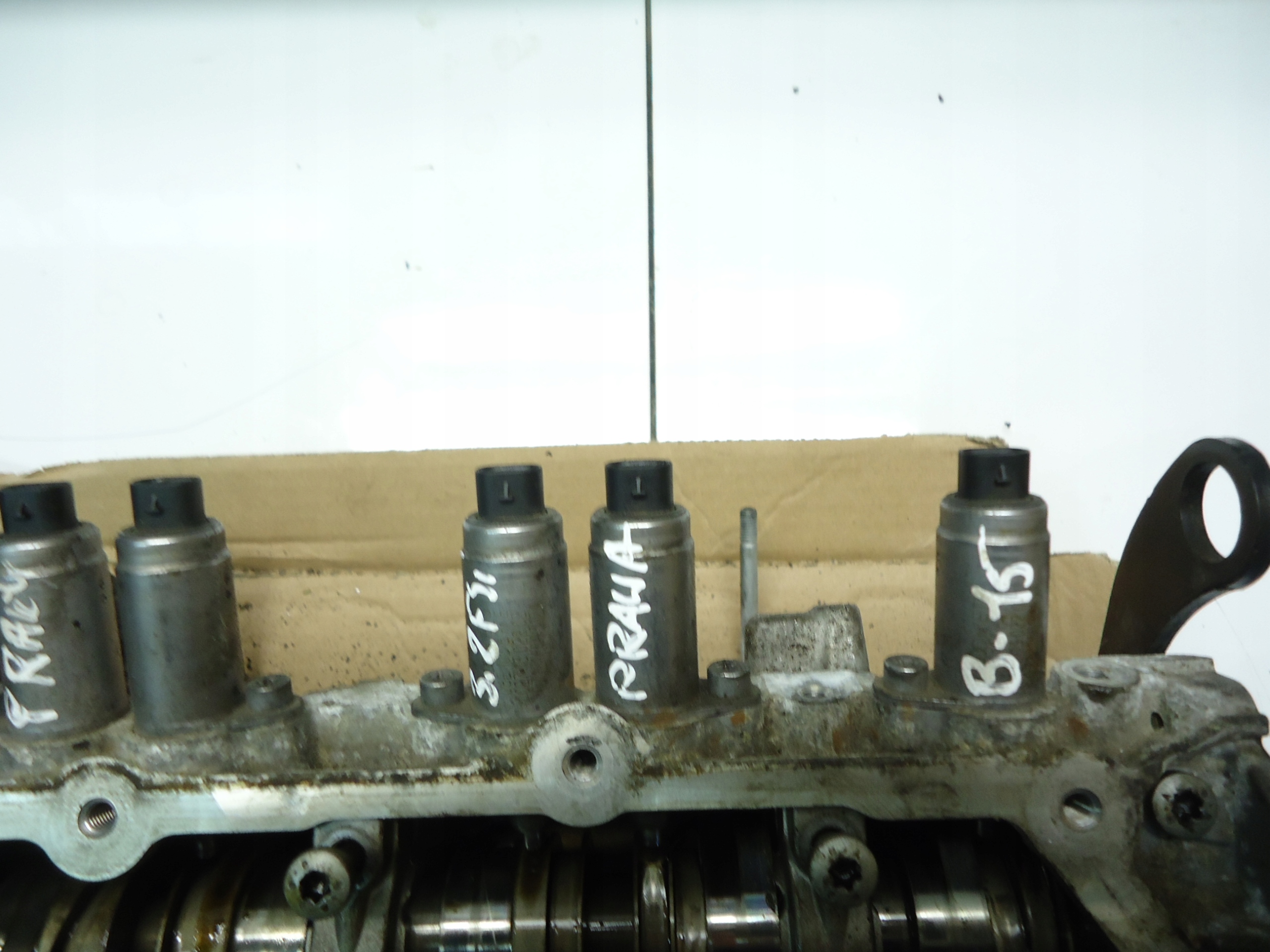 AUDI A5 3.2FSI V6 CAL head. right 06E103404A