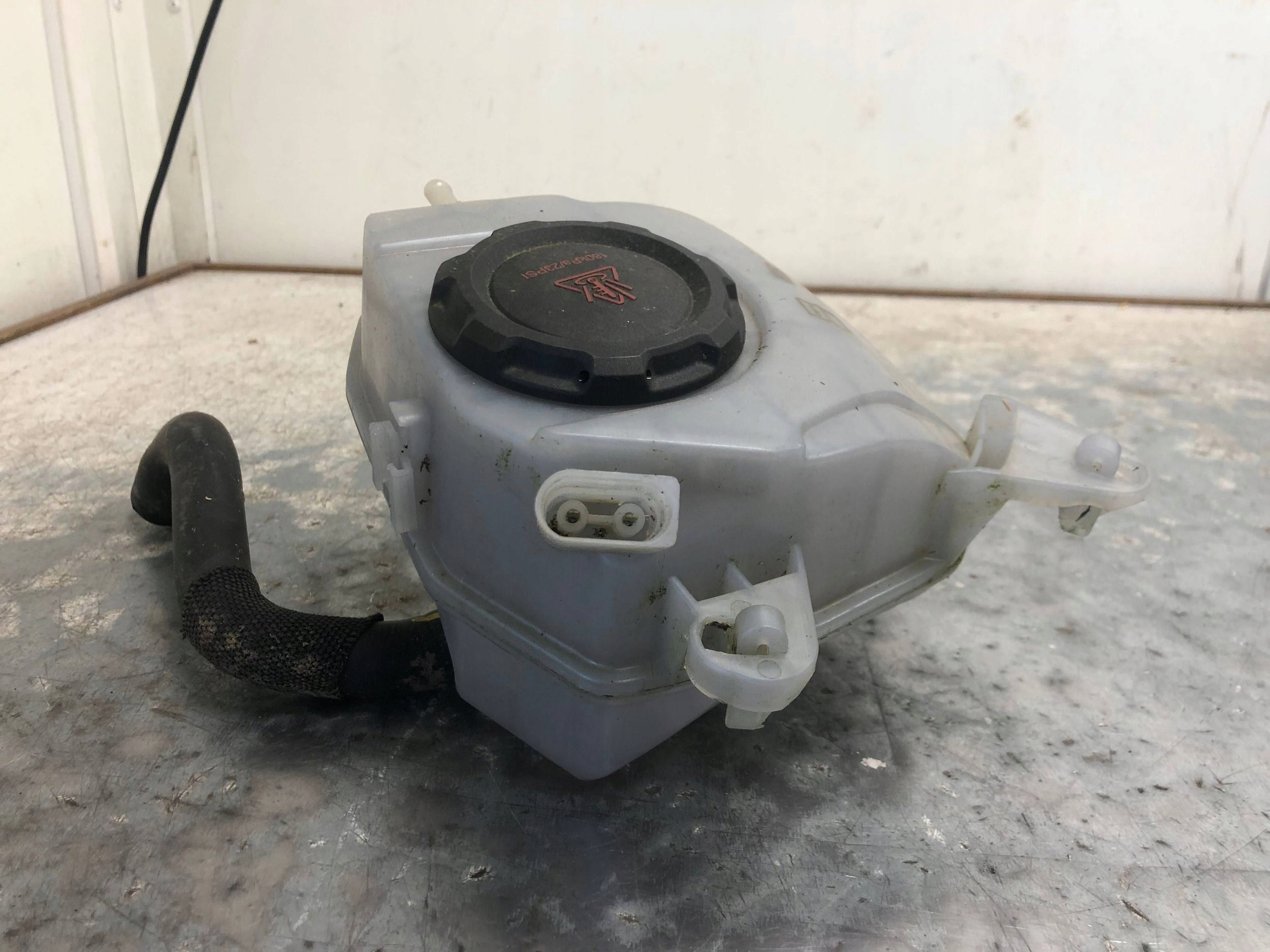 water tank AUDI A1 2Q0121407D