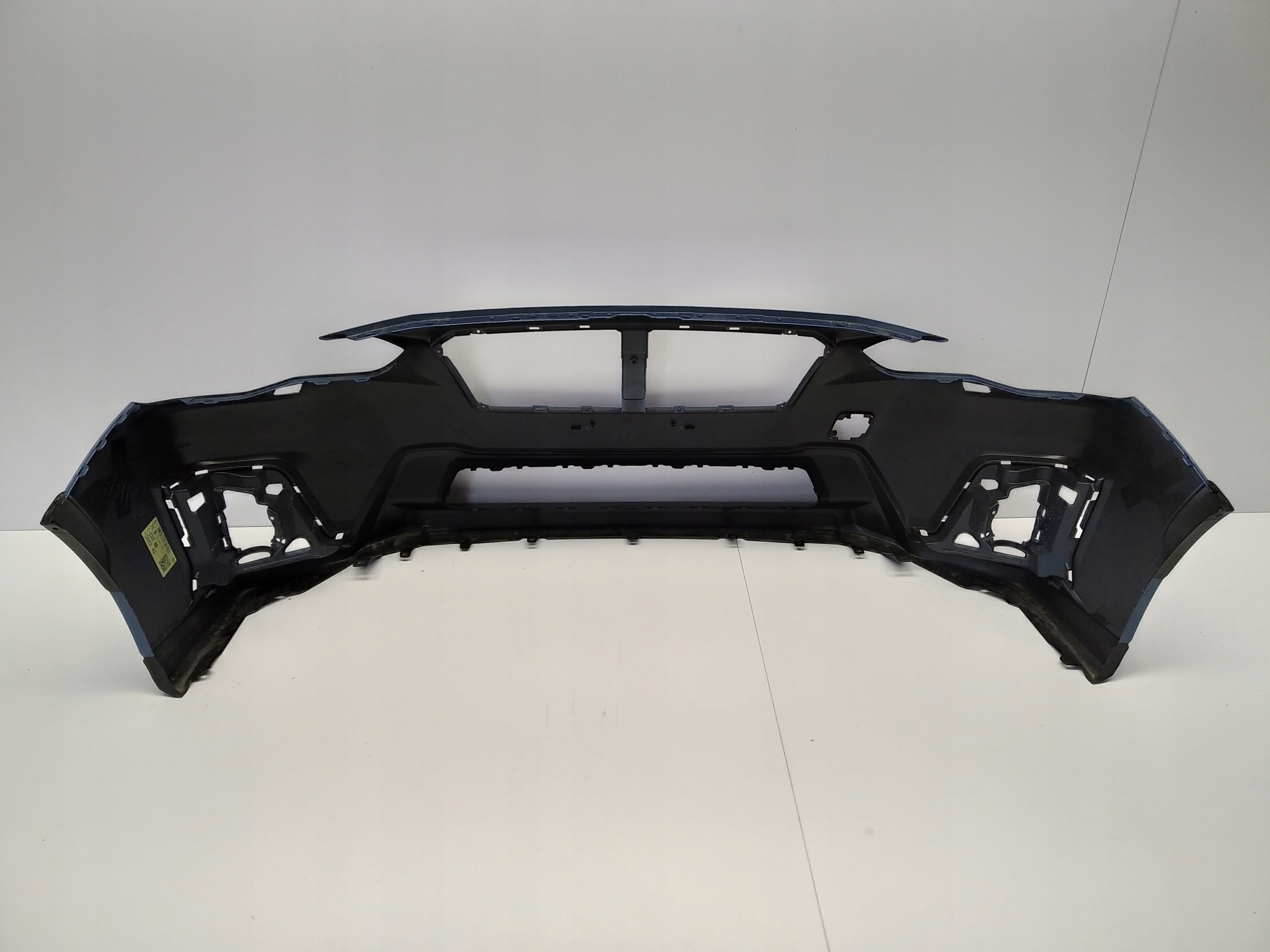 17r- Subaru XV II Crosstrek bumper front blue original