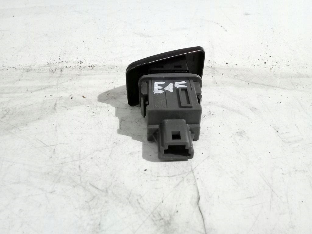 Toyota Corolla E15 Schalter Leuchten des warnblickschalters