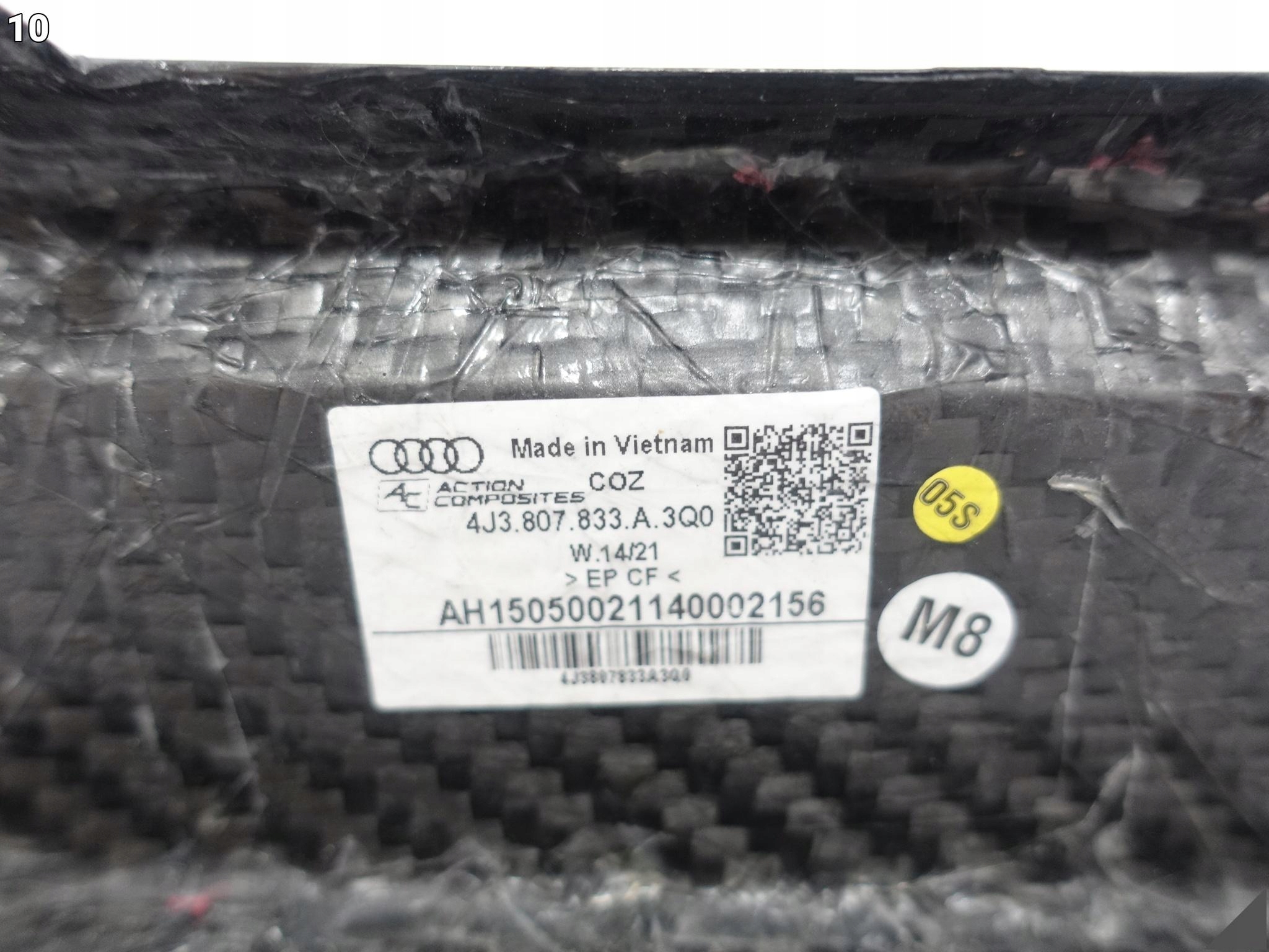 AUDI E-TRON GT 4J3 20-24 SPOILER moulding bumper rear part central CARBON