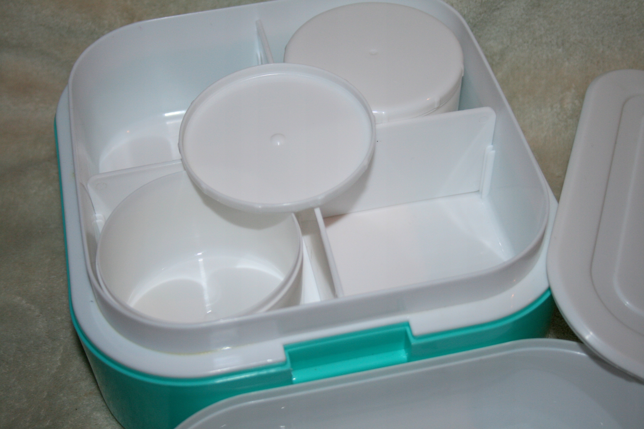 BEPER LUNCH BOX - ELEKTRYCZNY PODGRZEWACZ ŻYWNOŚCI Kolor biały odcienie niebieskiego