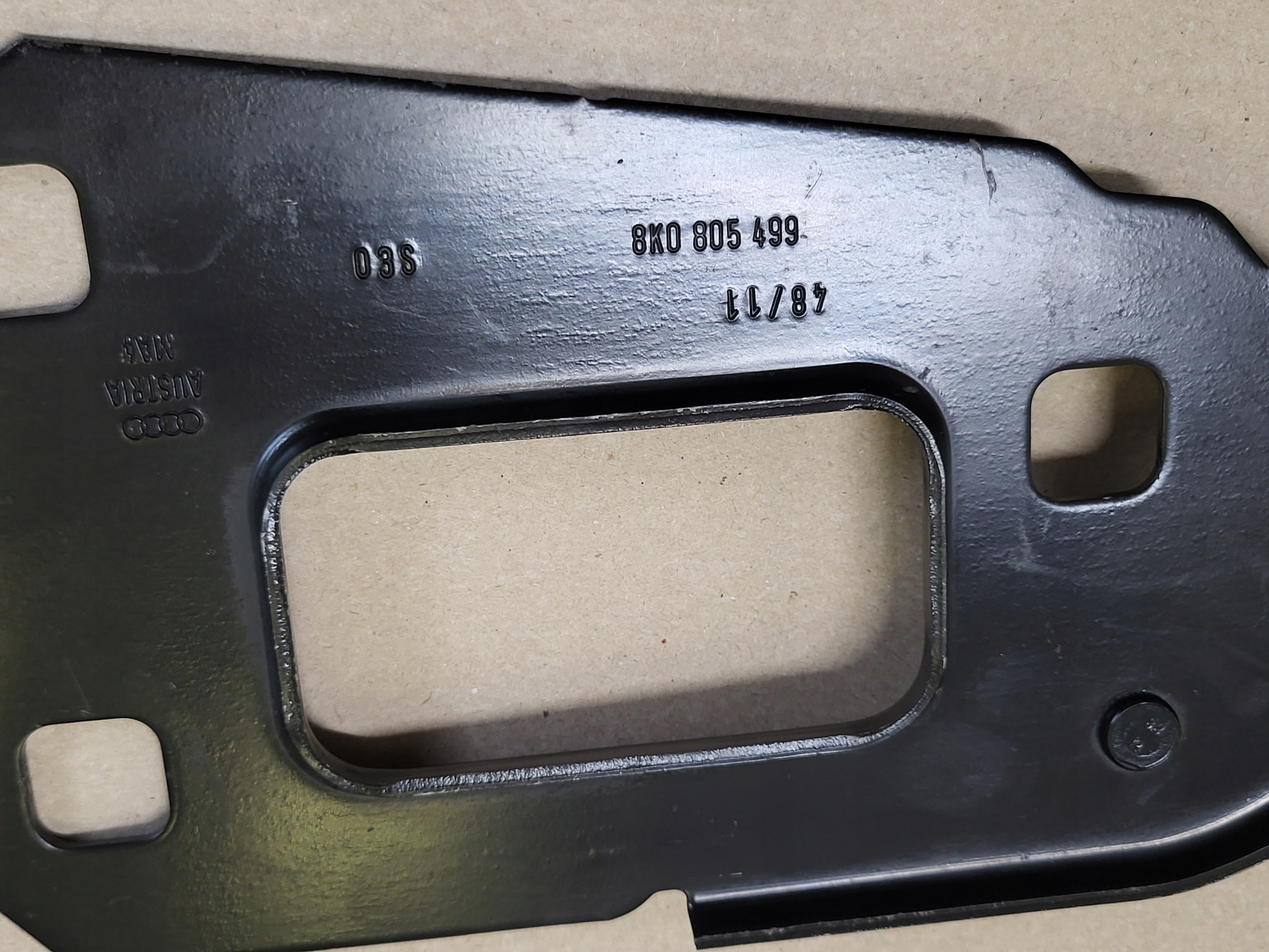 plate USTALAJACA support panel for radiators console left siders AUDI A4 B8 8K A5 8T OE