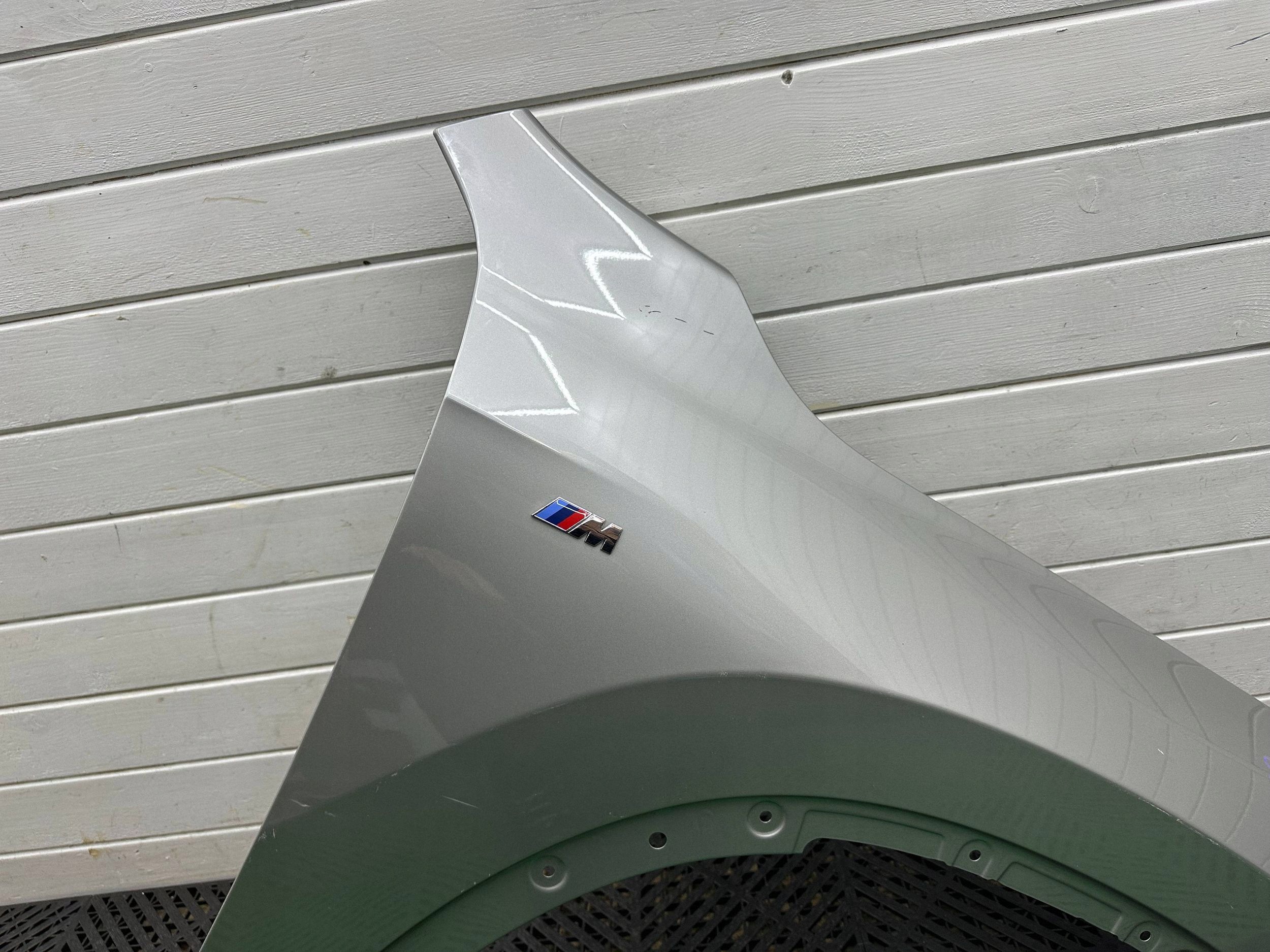 fender front side right BMW X1 U11
