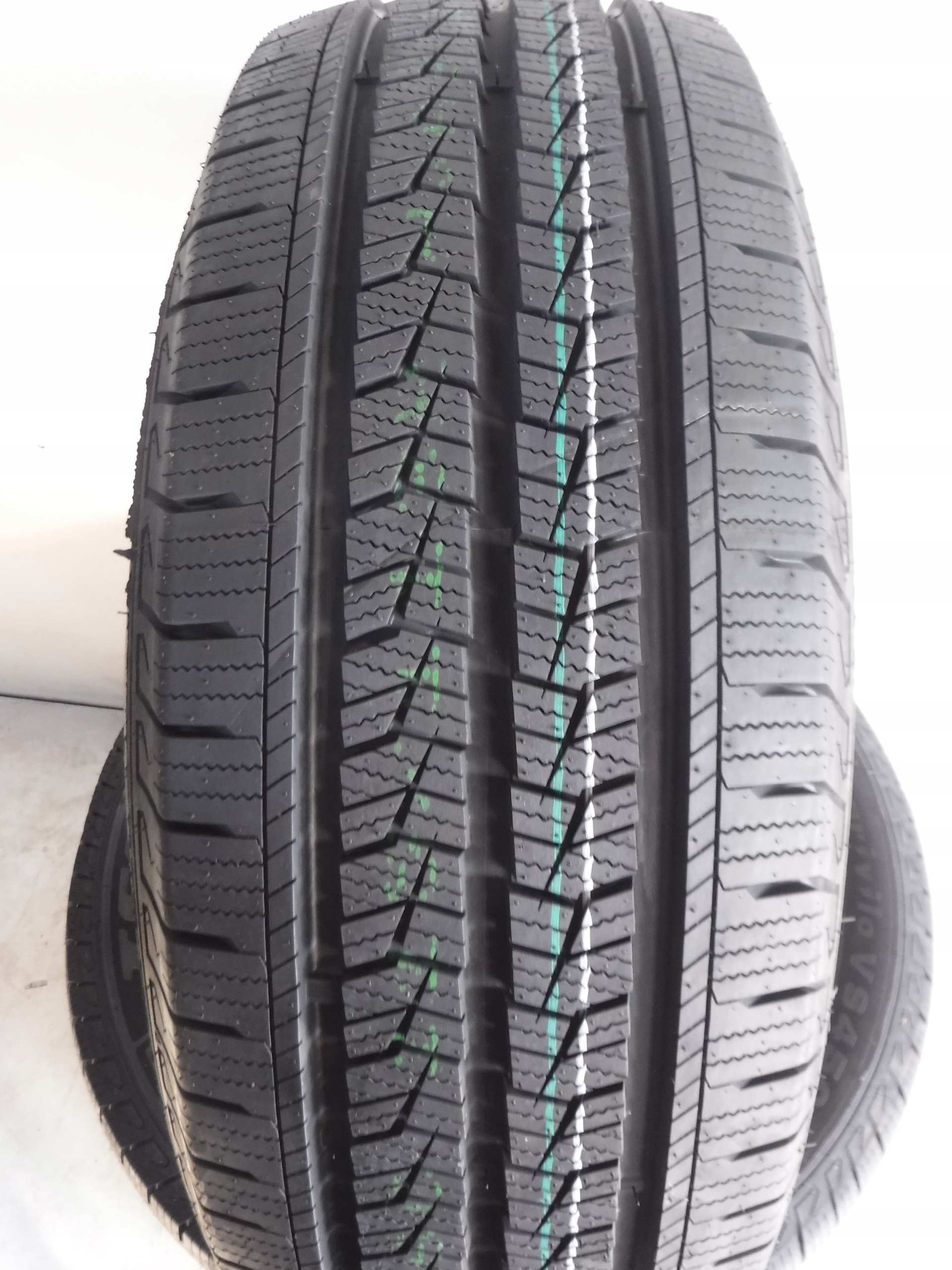 зимові шини 235/65/16C 121/119R TRACMAX X-PRIVILO ширина шини 235 мм